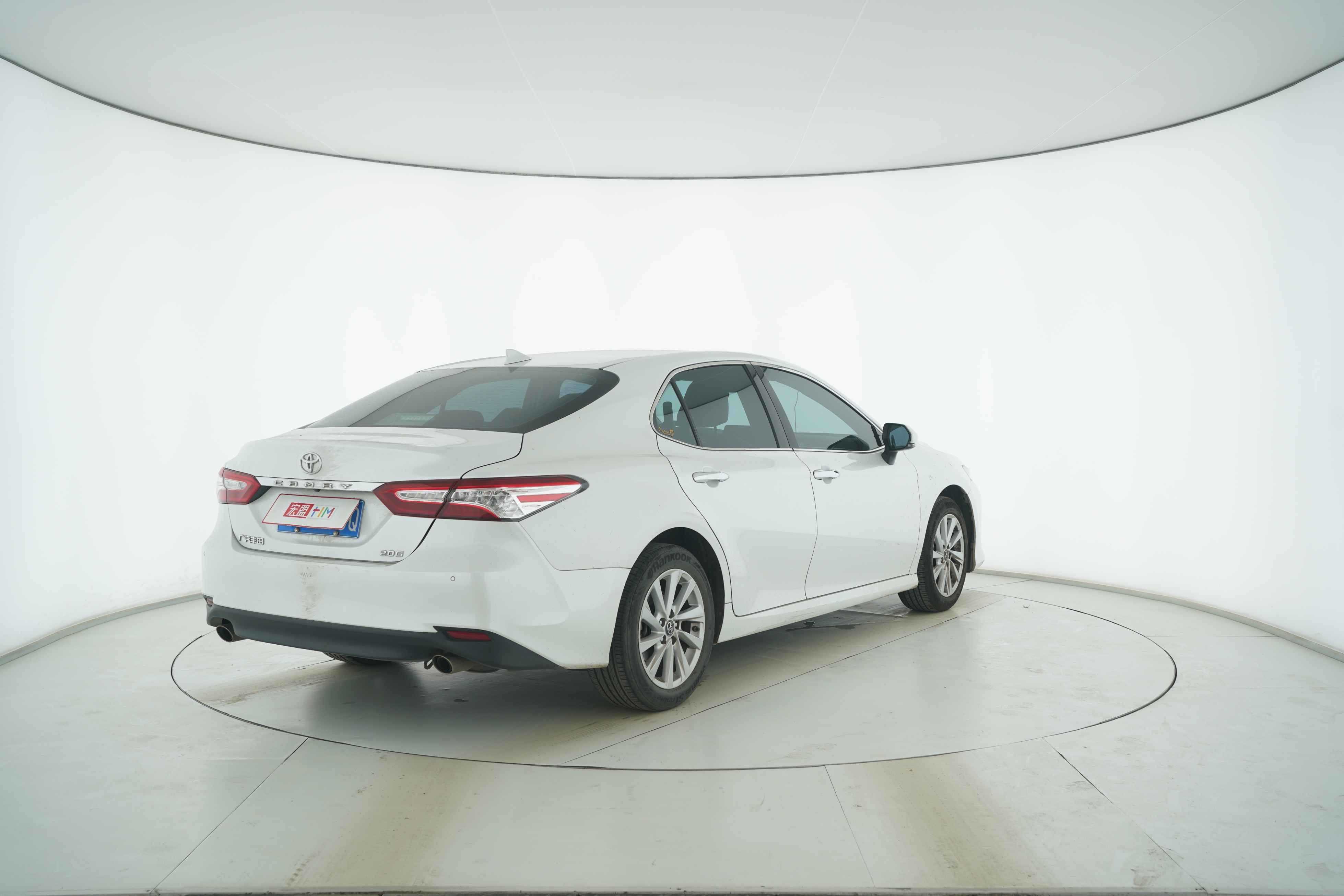 Toyota Camry 2021 — фото 4