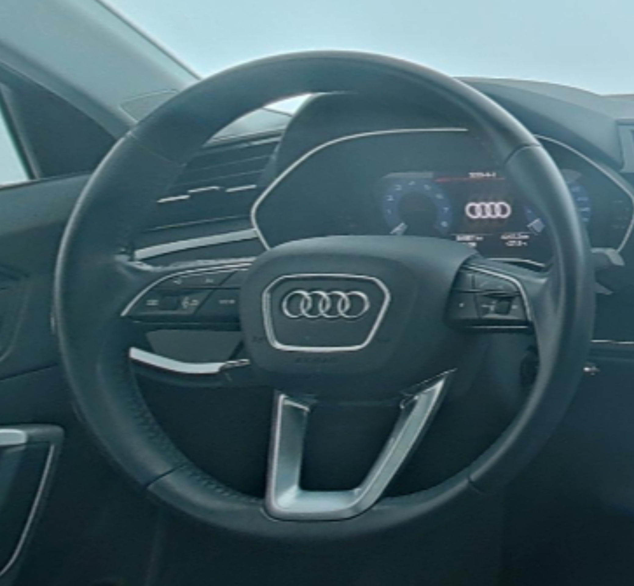Audi Q3 2021 — фото 10