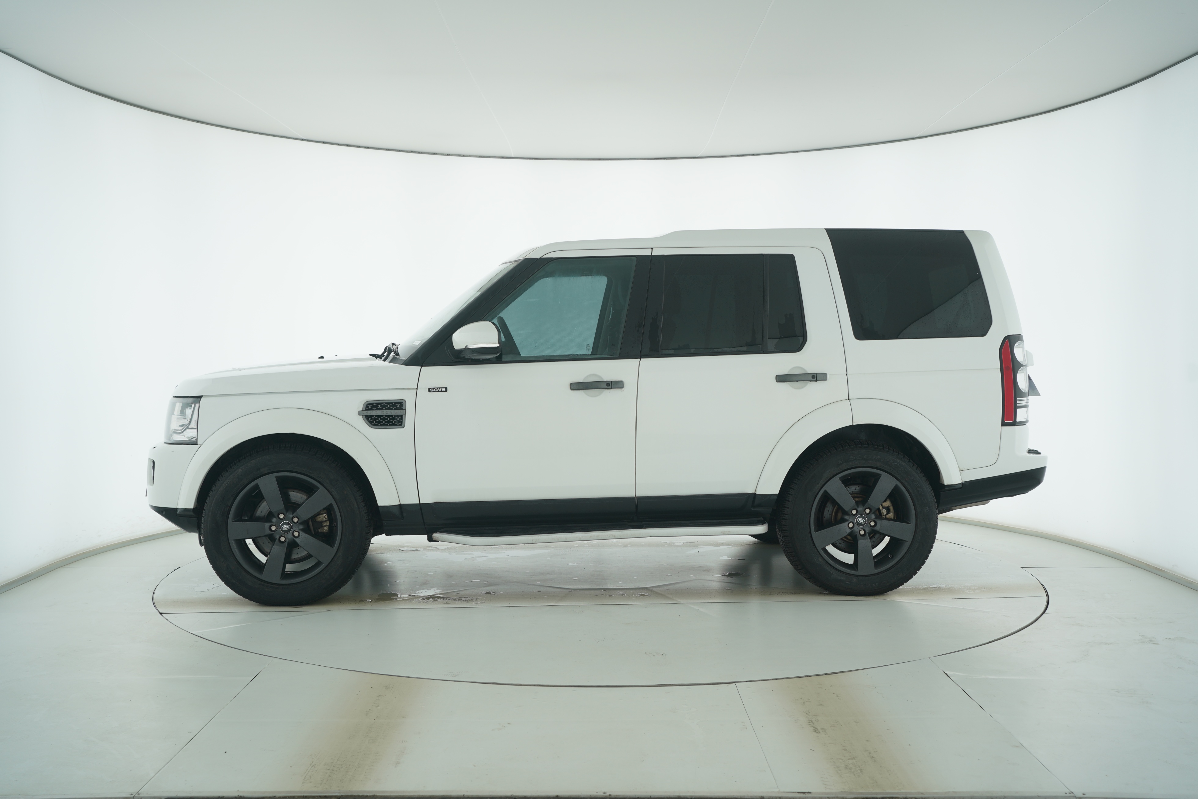 Land Rover Discovery 2015 — фото 7