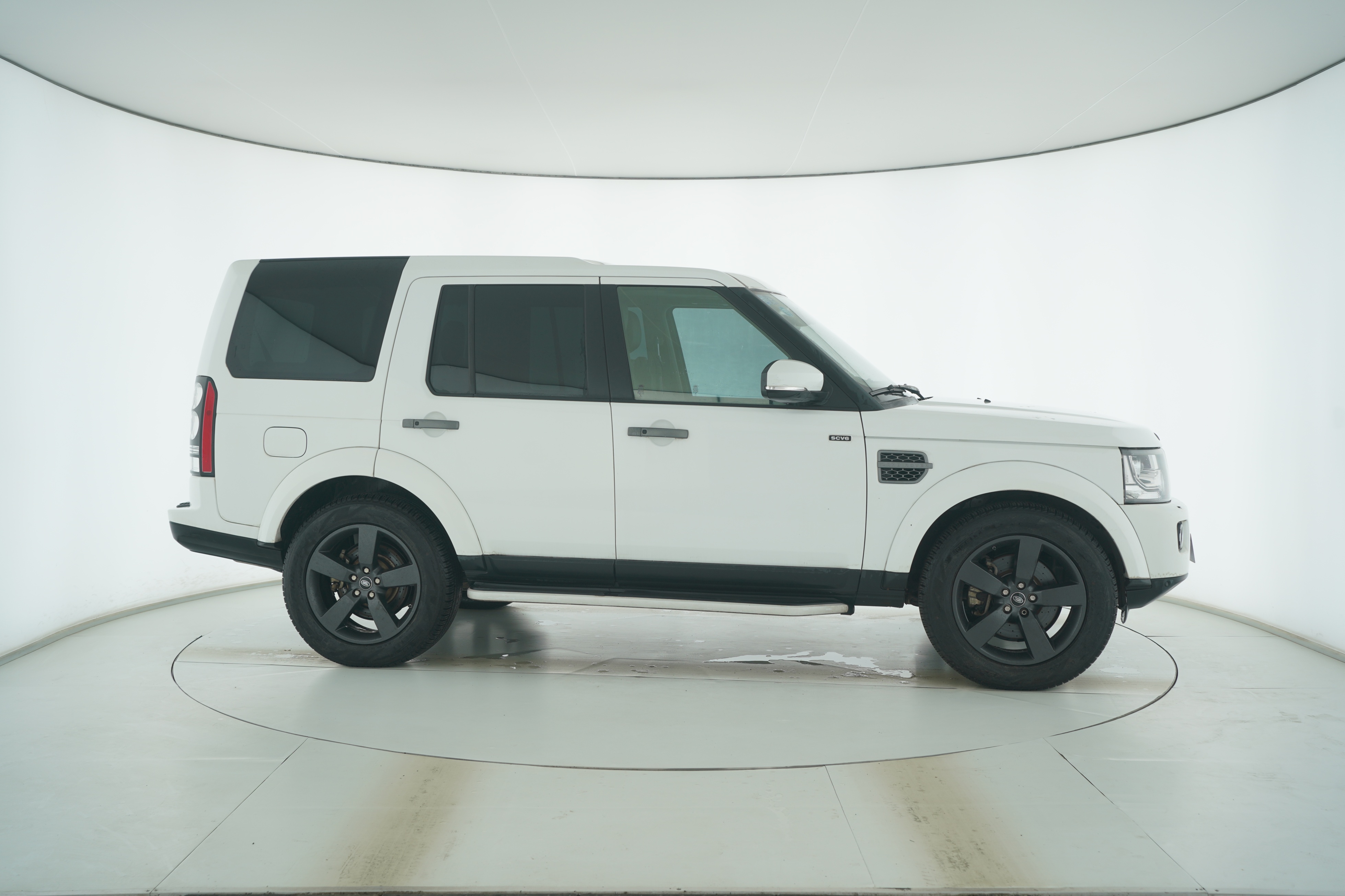 Land Rover Discovery 2015 — фото 8