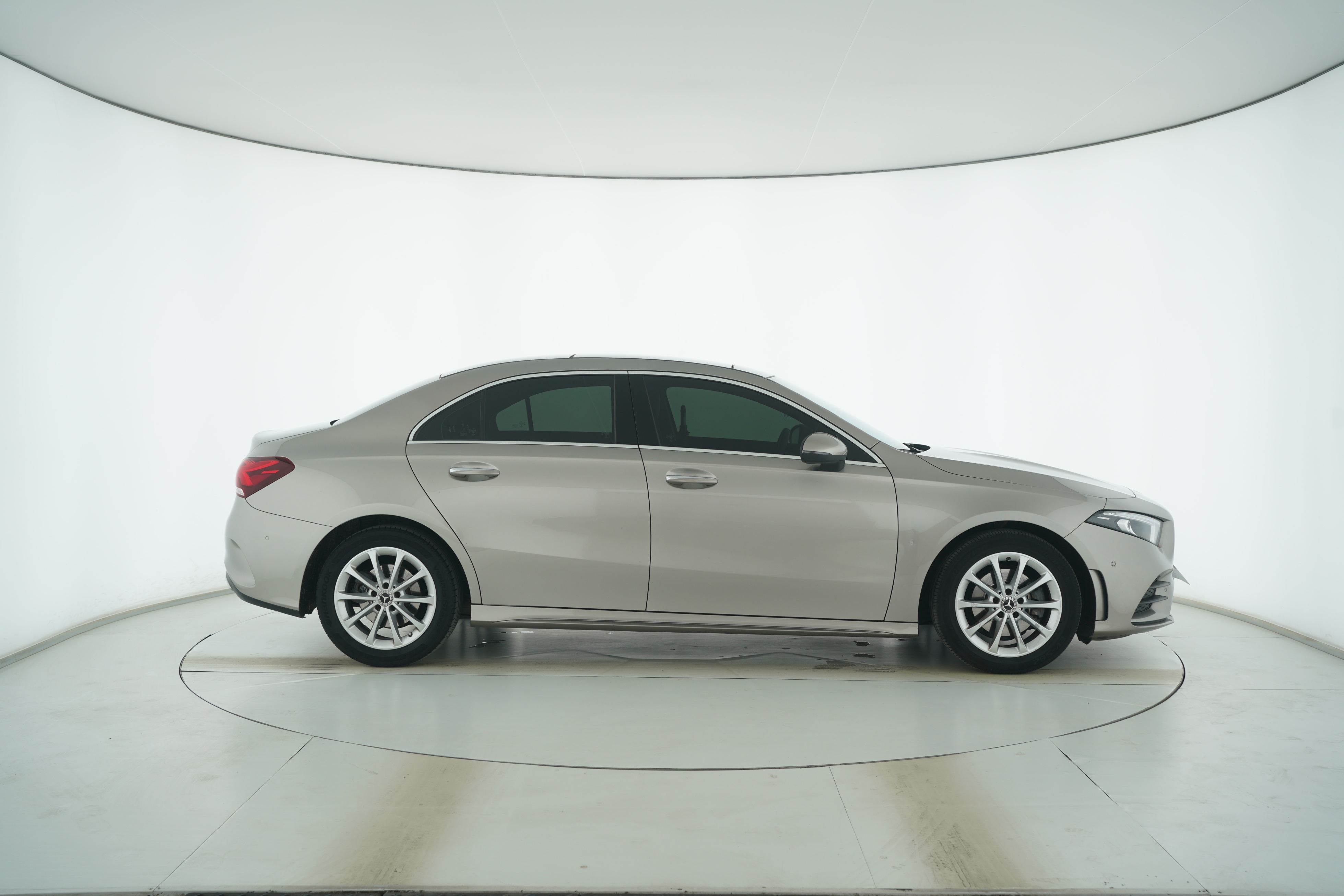 Mercedes Benz A-Class 2020 — фото 8