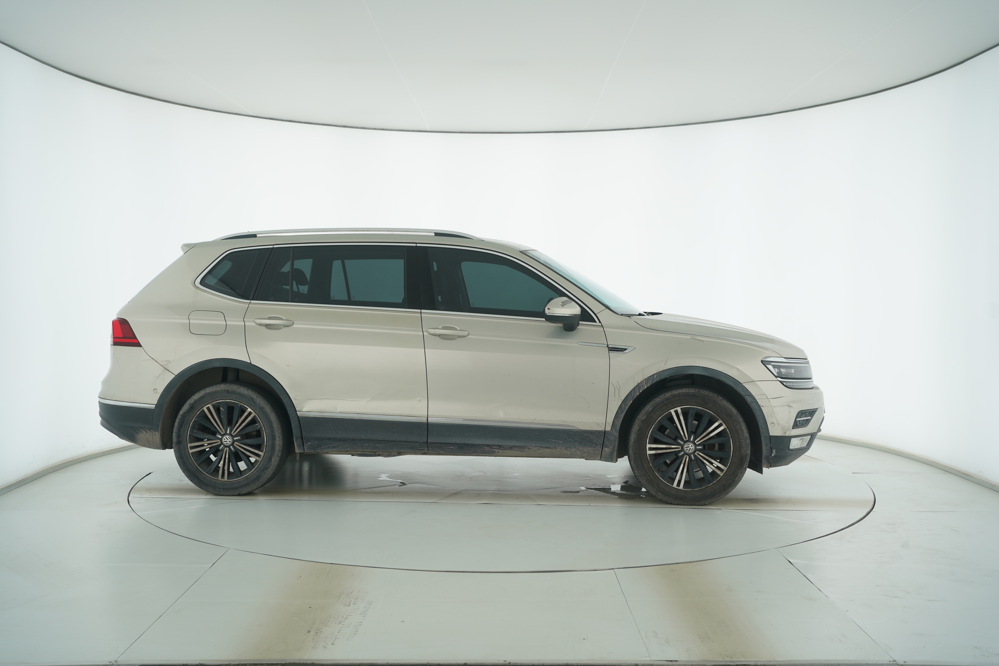 Volkswagen Tiguan L 2017 — фото 8