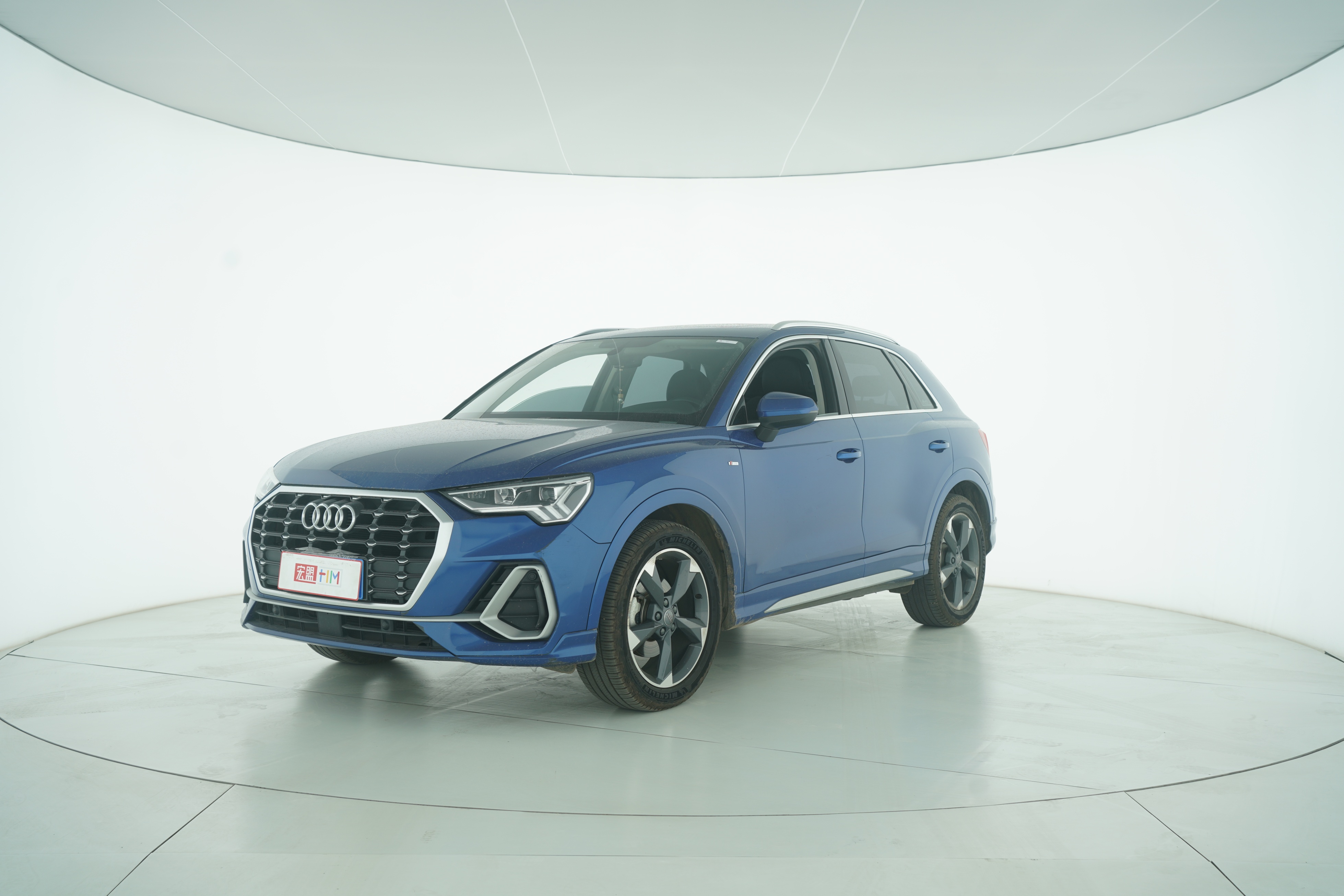 Audi Q3 2019 — фото 1
