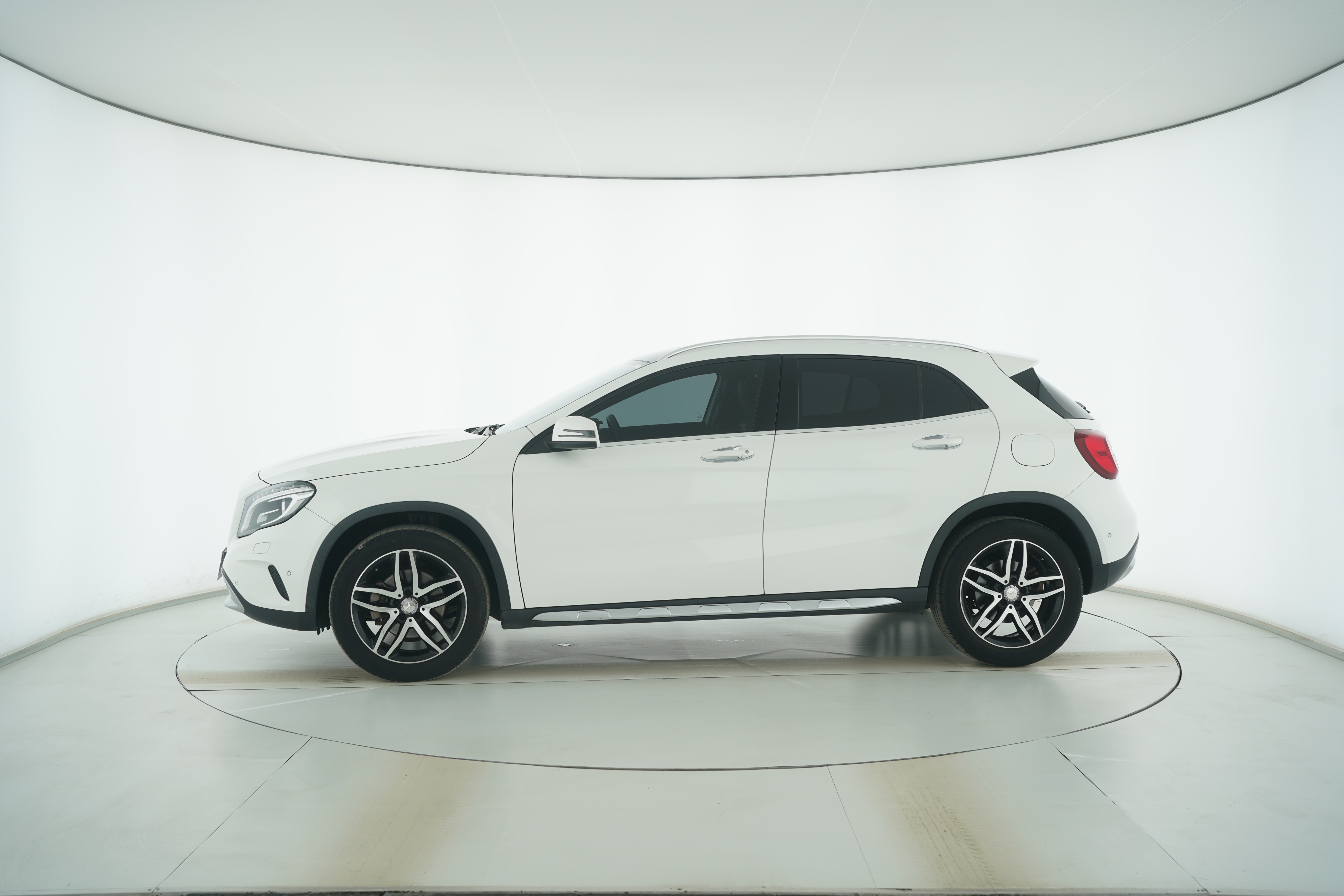 Mercedes Benz GLA 2016 — фото 7