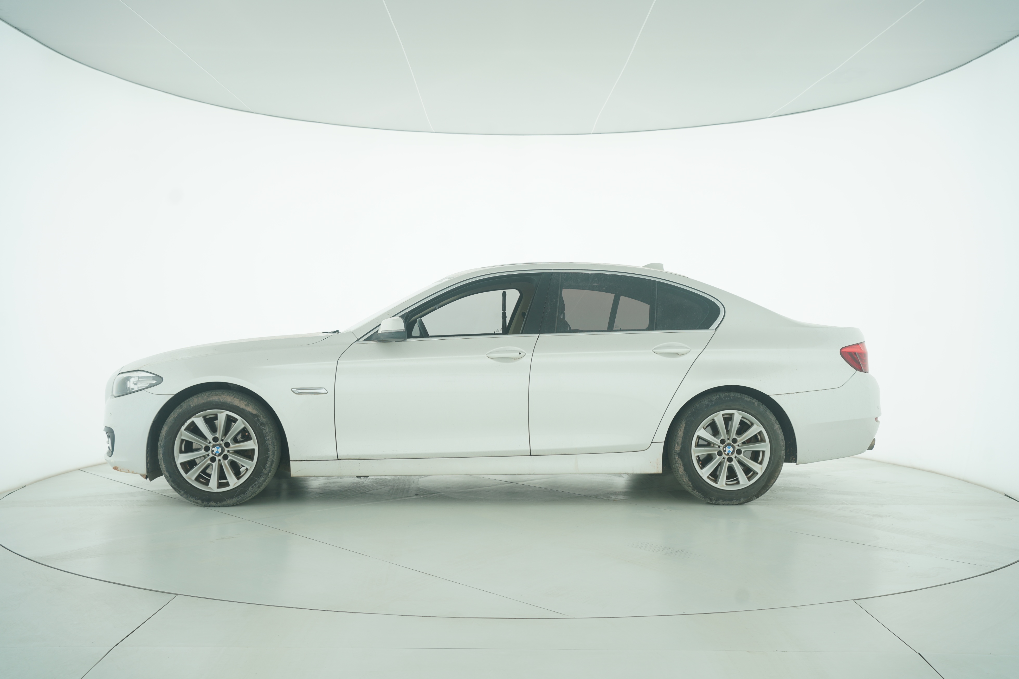 BMW 5 Series (Import) 2015 — фото 7