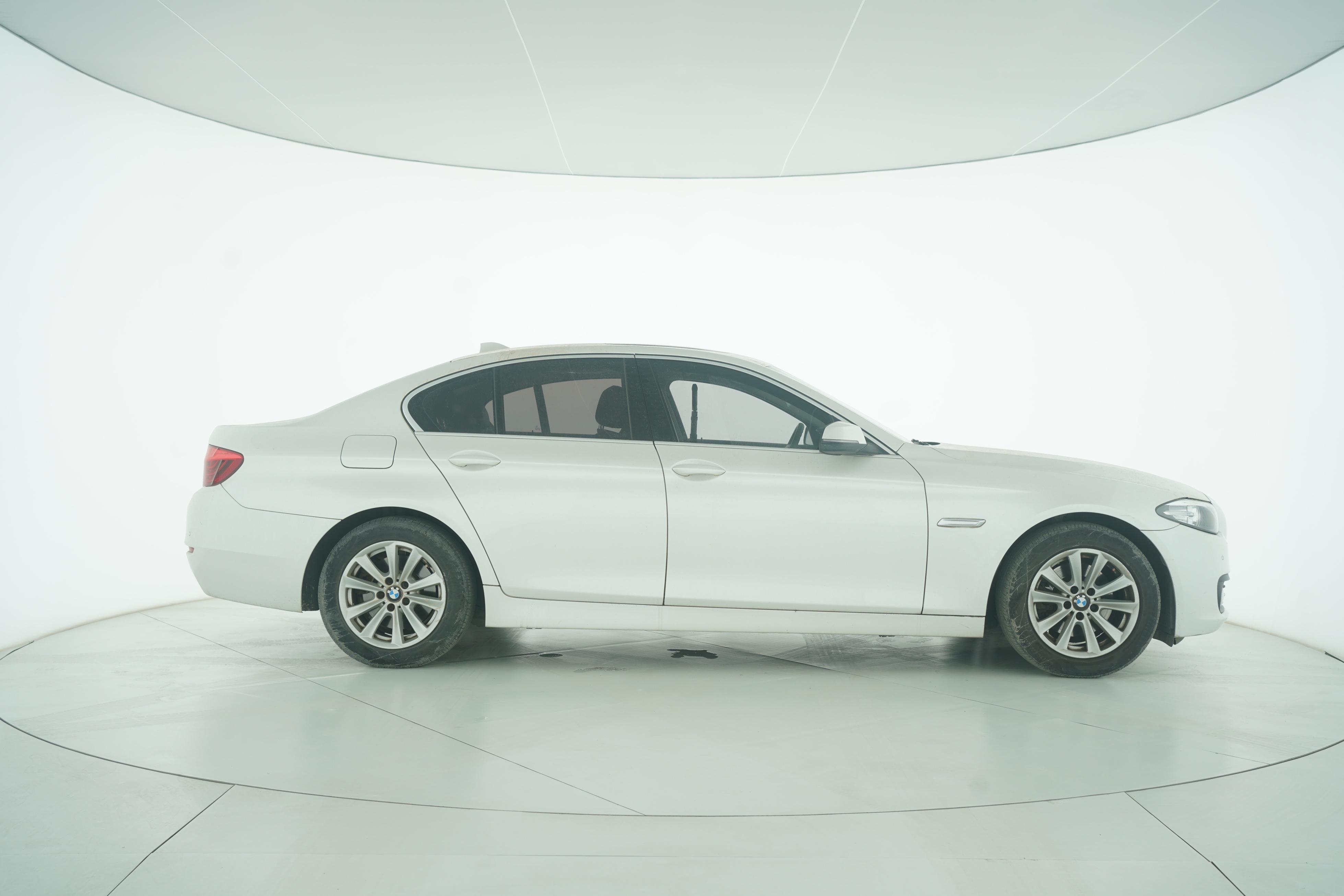 BMW 5 Series (Import) 2015 — фото 8