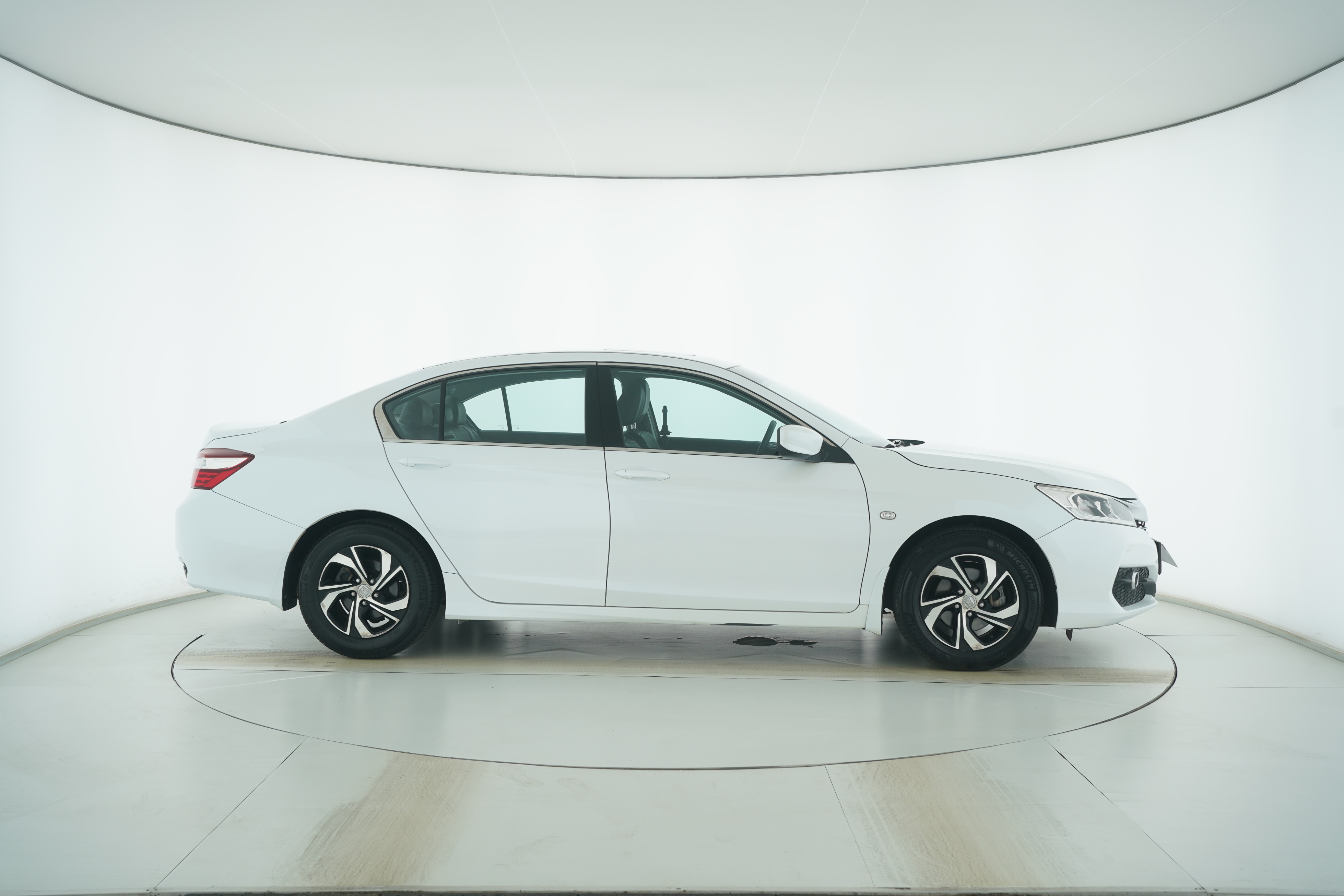 Honda Accord 2016 — фото 8