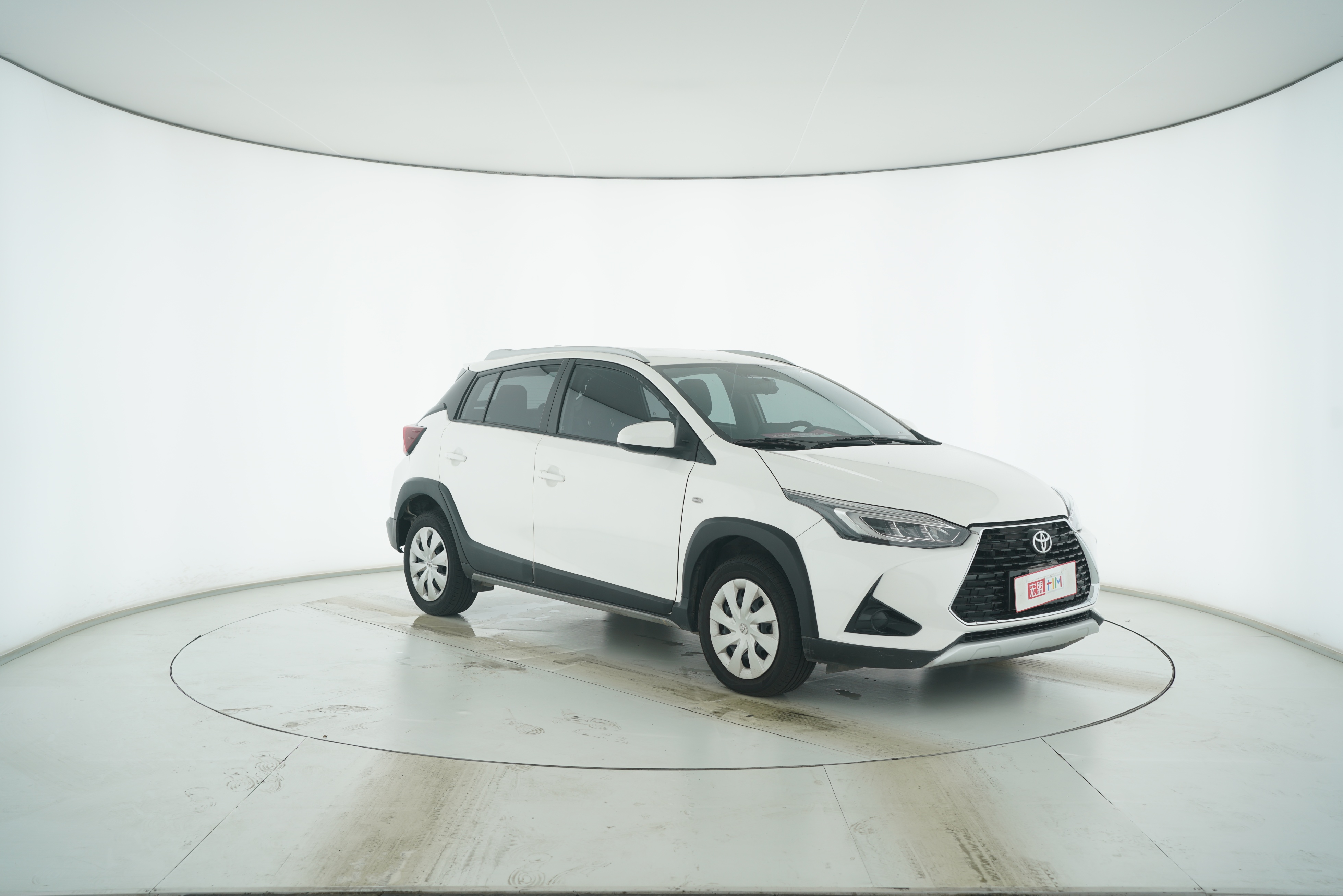 Toyota YARiS L 2022 — фото 2