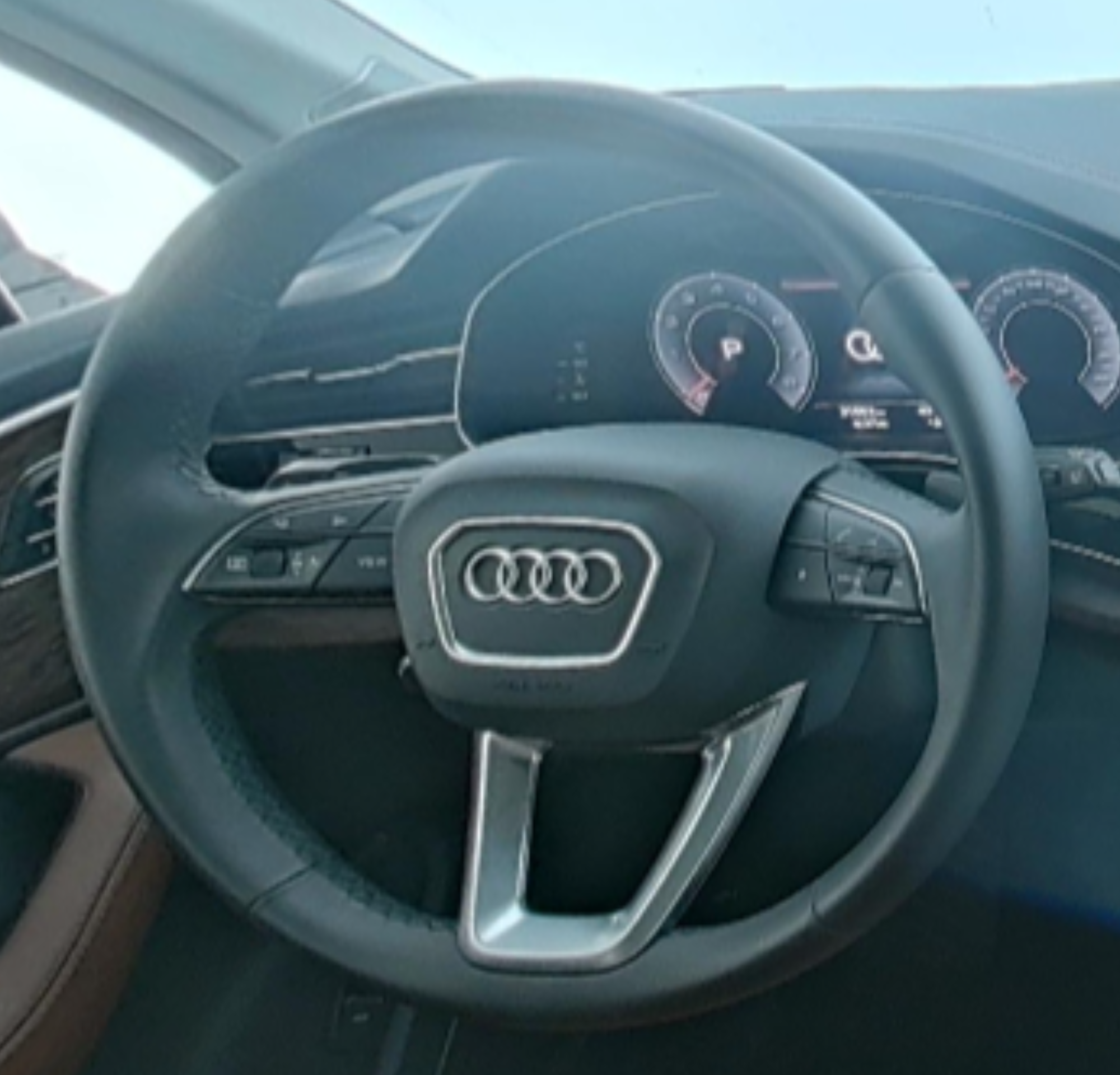 Audi Q7 2023 — фото 10