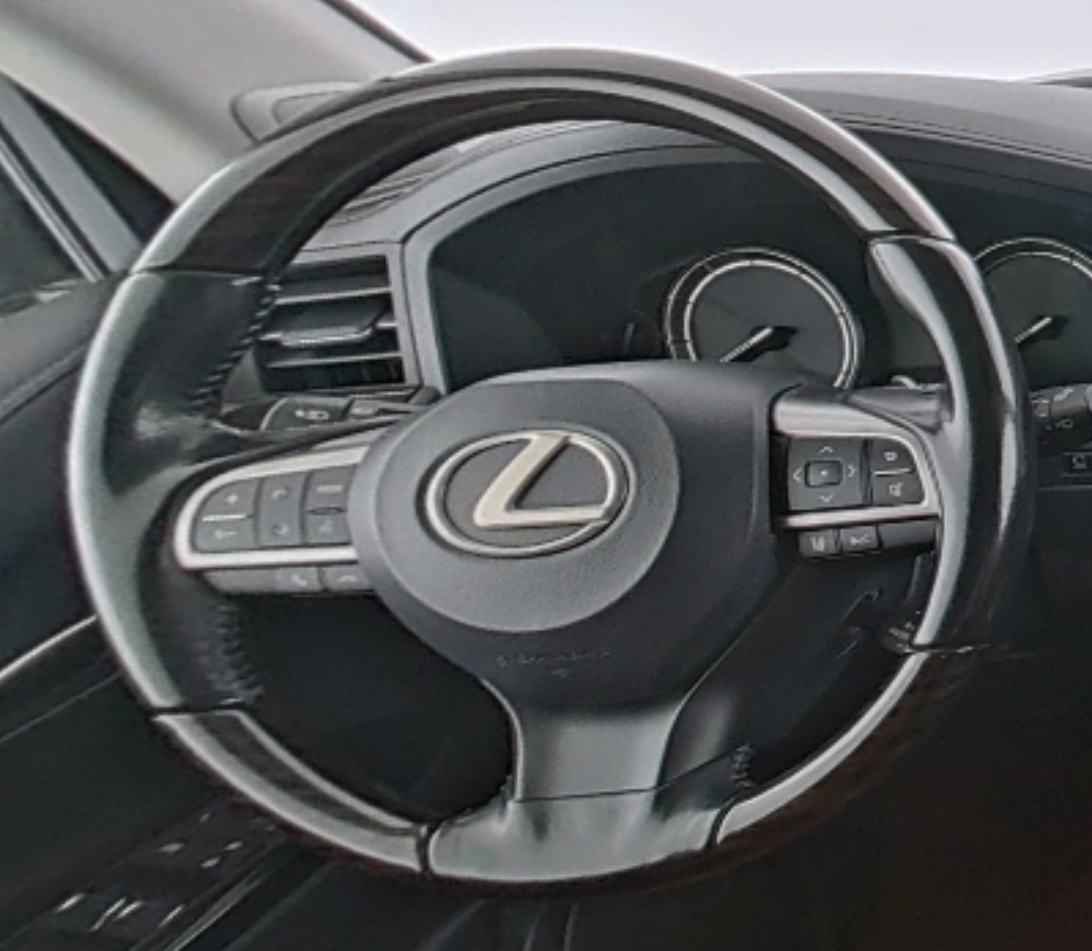 Lexus LX 2017 — фото 10