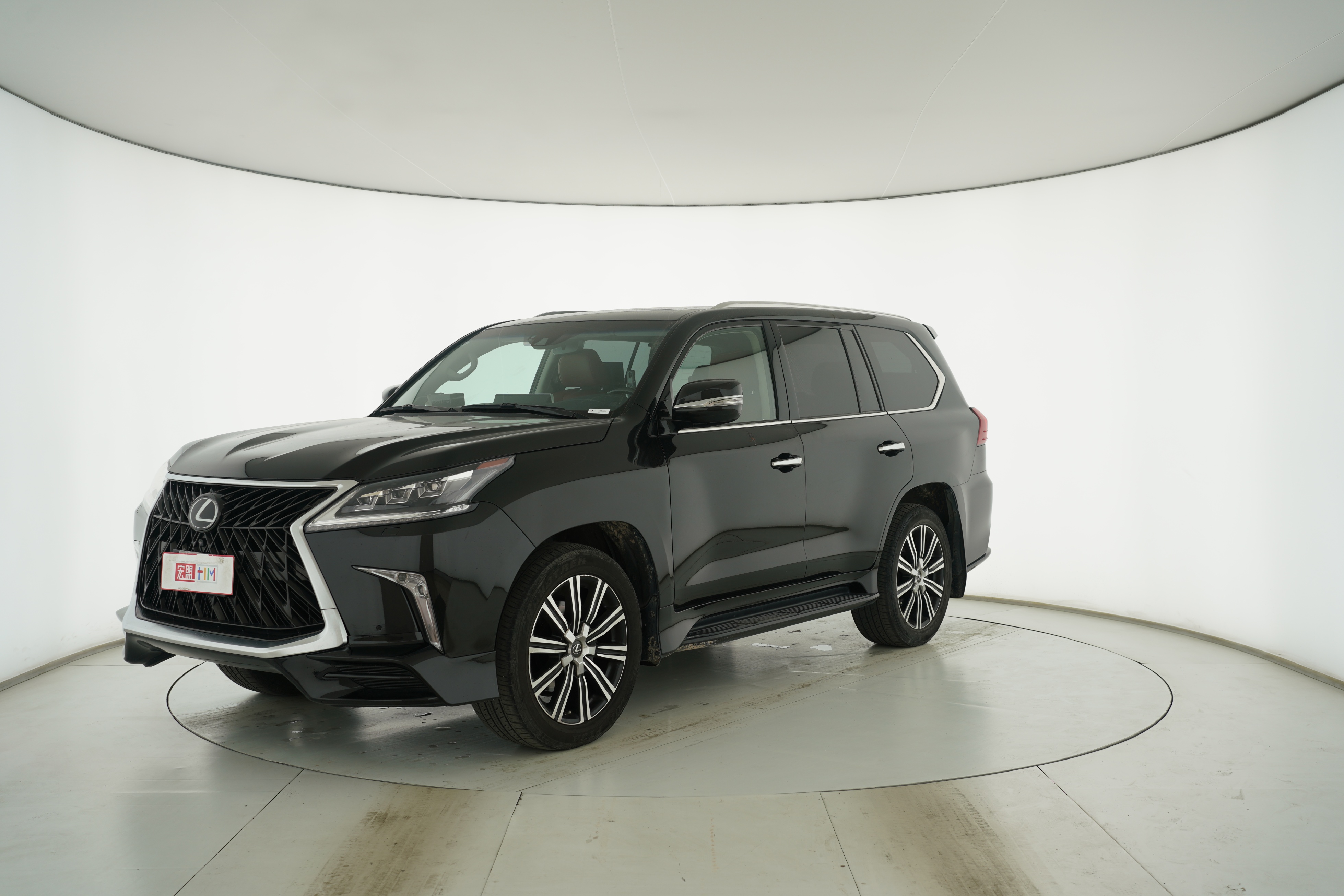 Lexus LX 2017 — фото 1