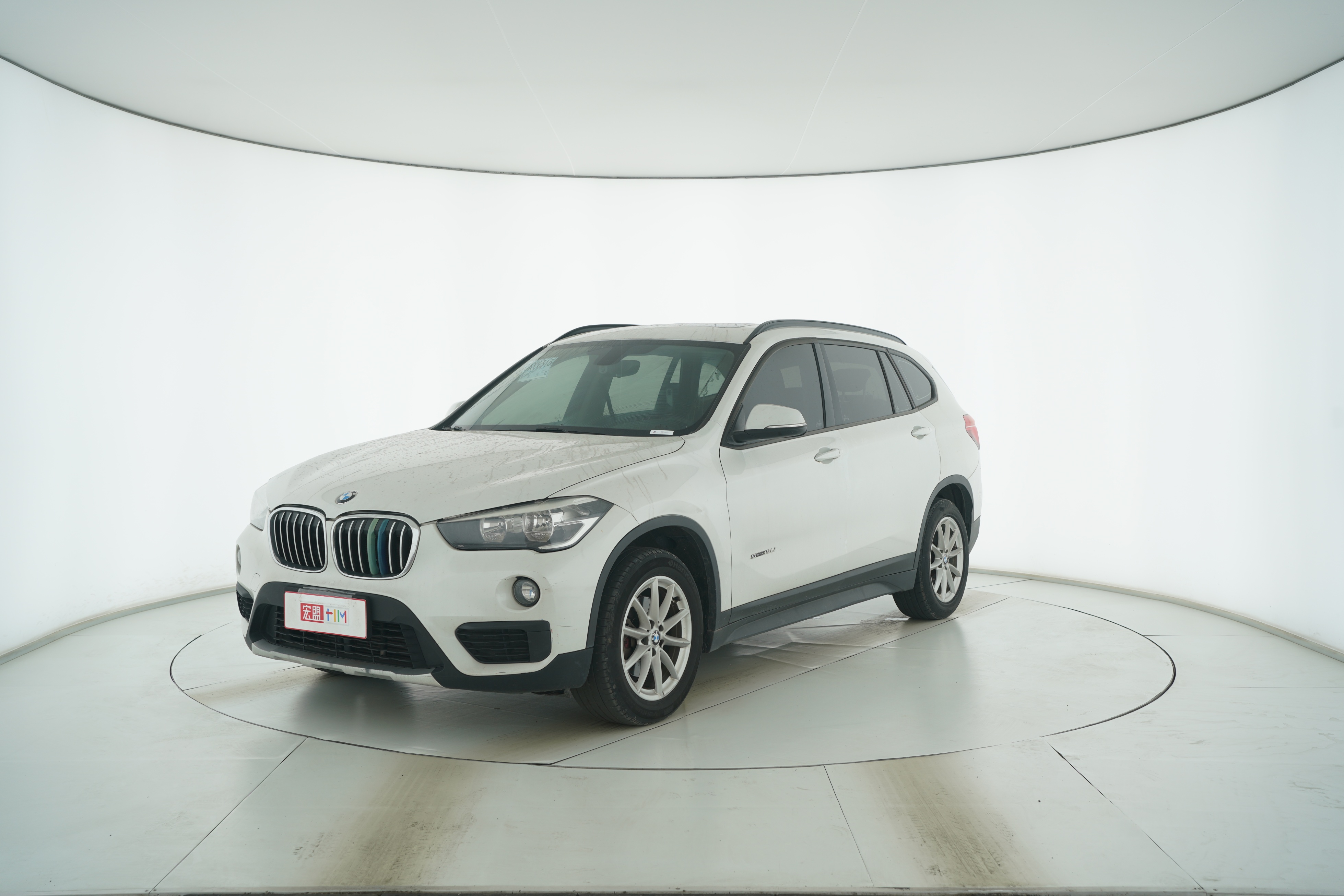 BMW X1 2018 — фото 1
