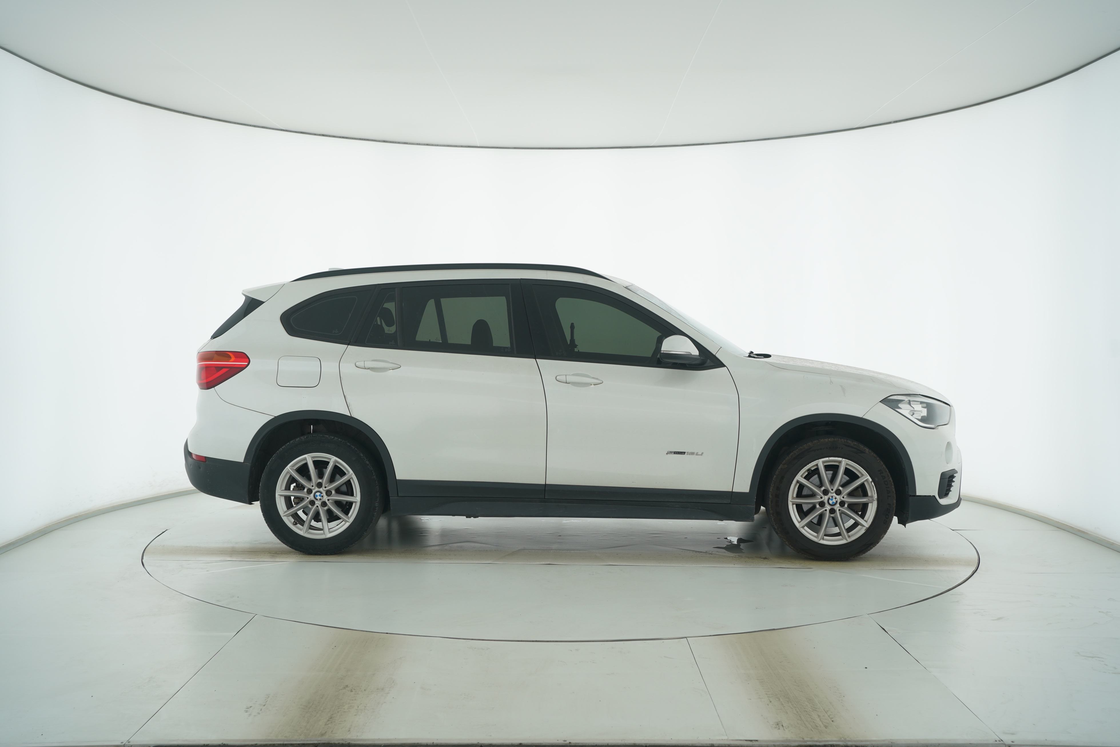 BMW X1 2018 — фото 8