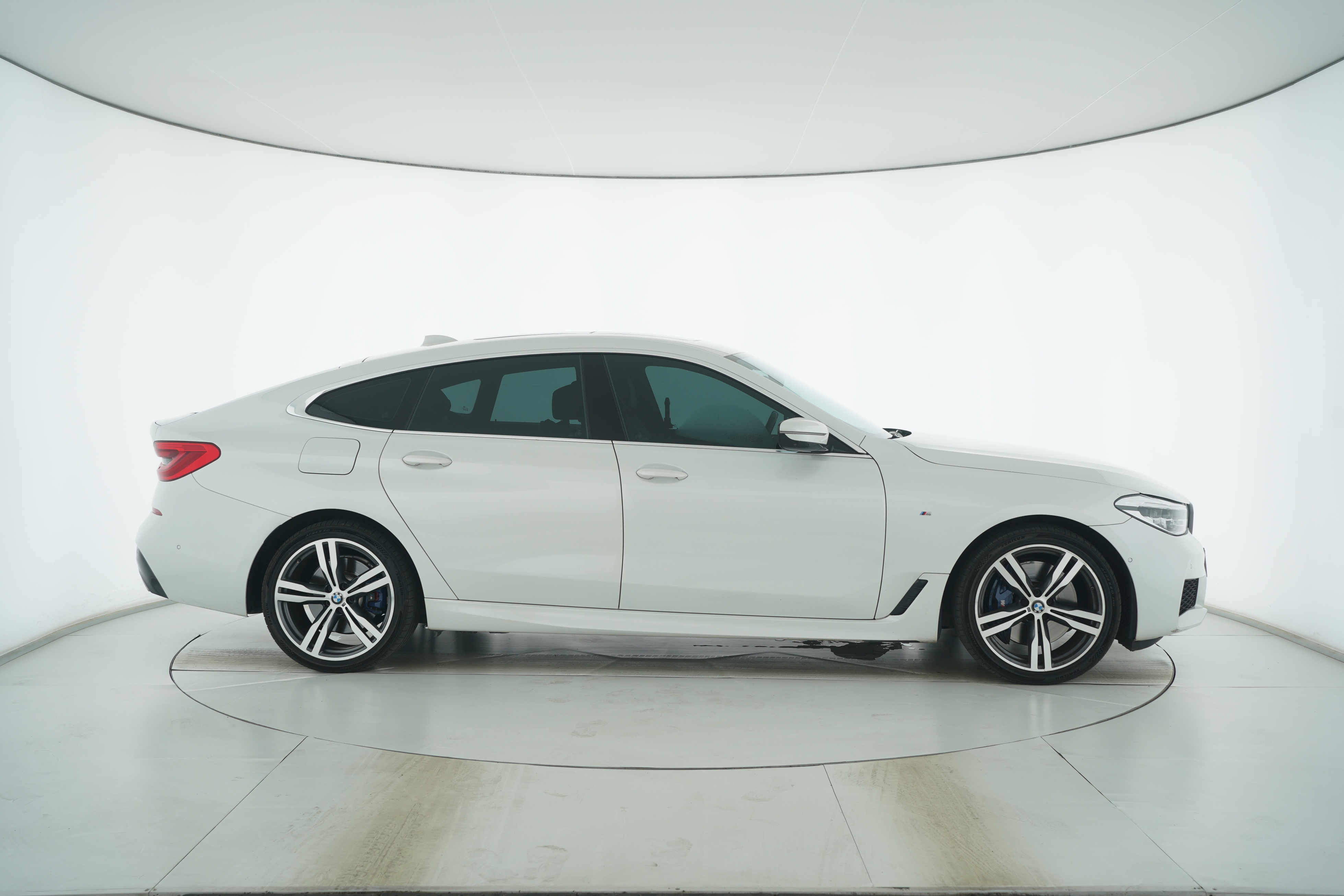 BMW 6 Series GT 2019 — фото 8