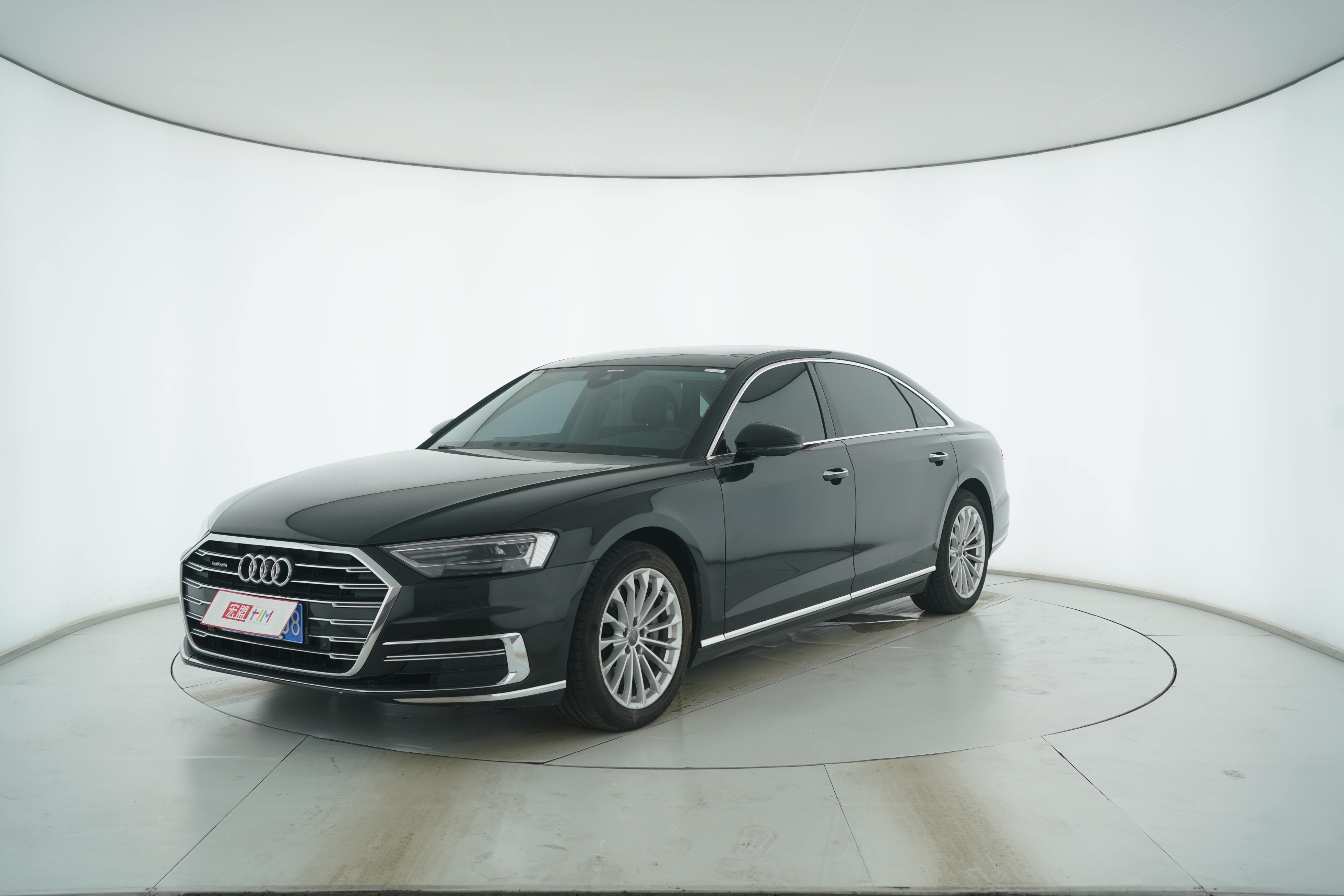 Audi A8 2018 — фото 1