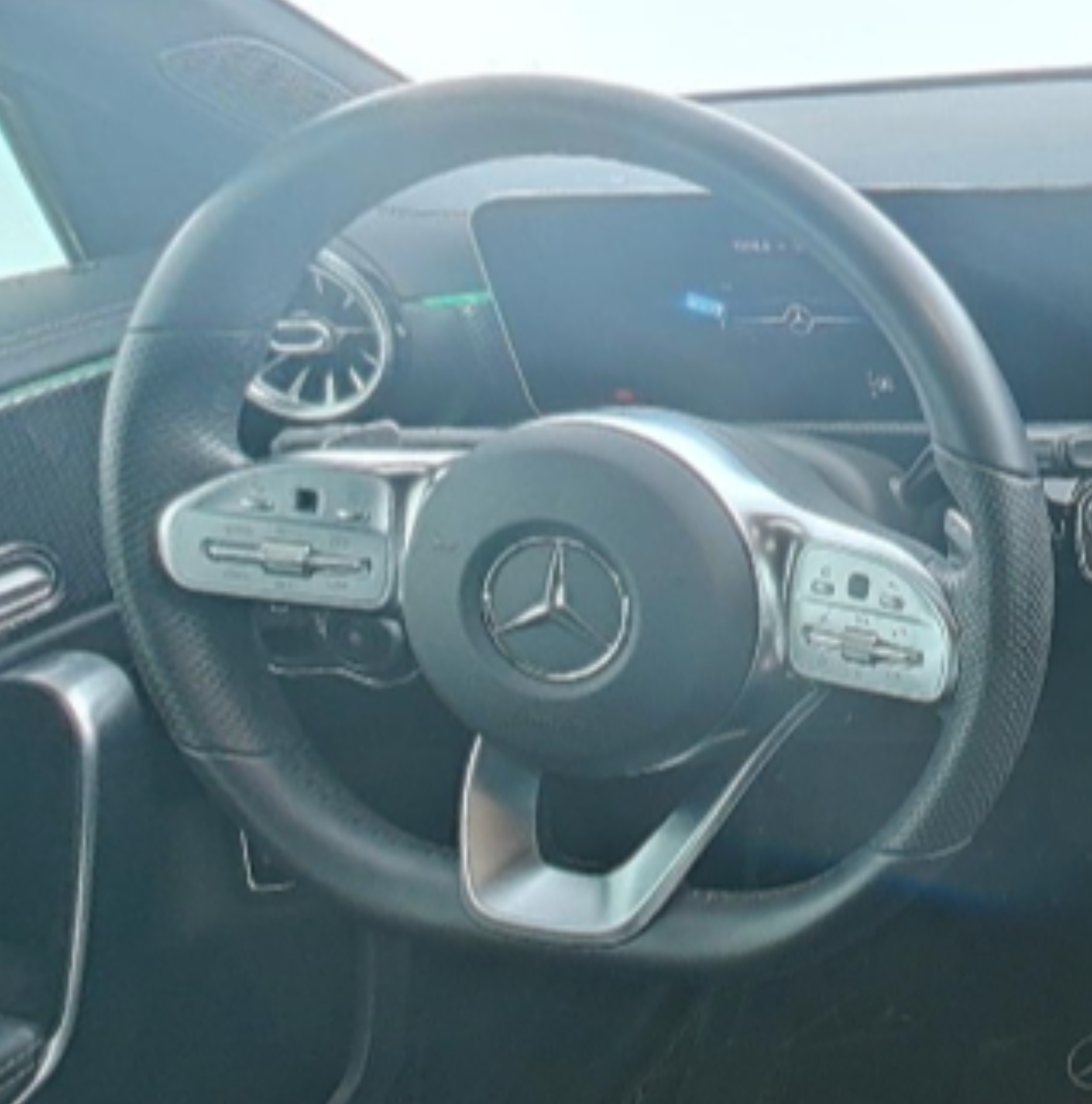Mercedes Benz A-Class 2019 — фото 10