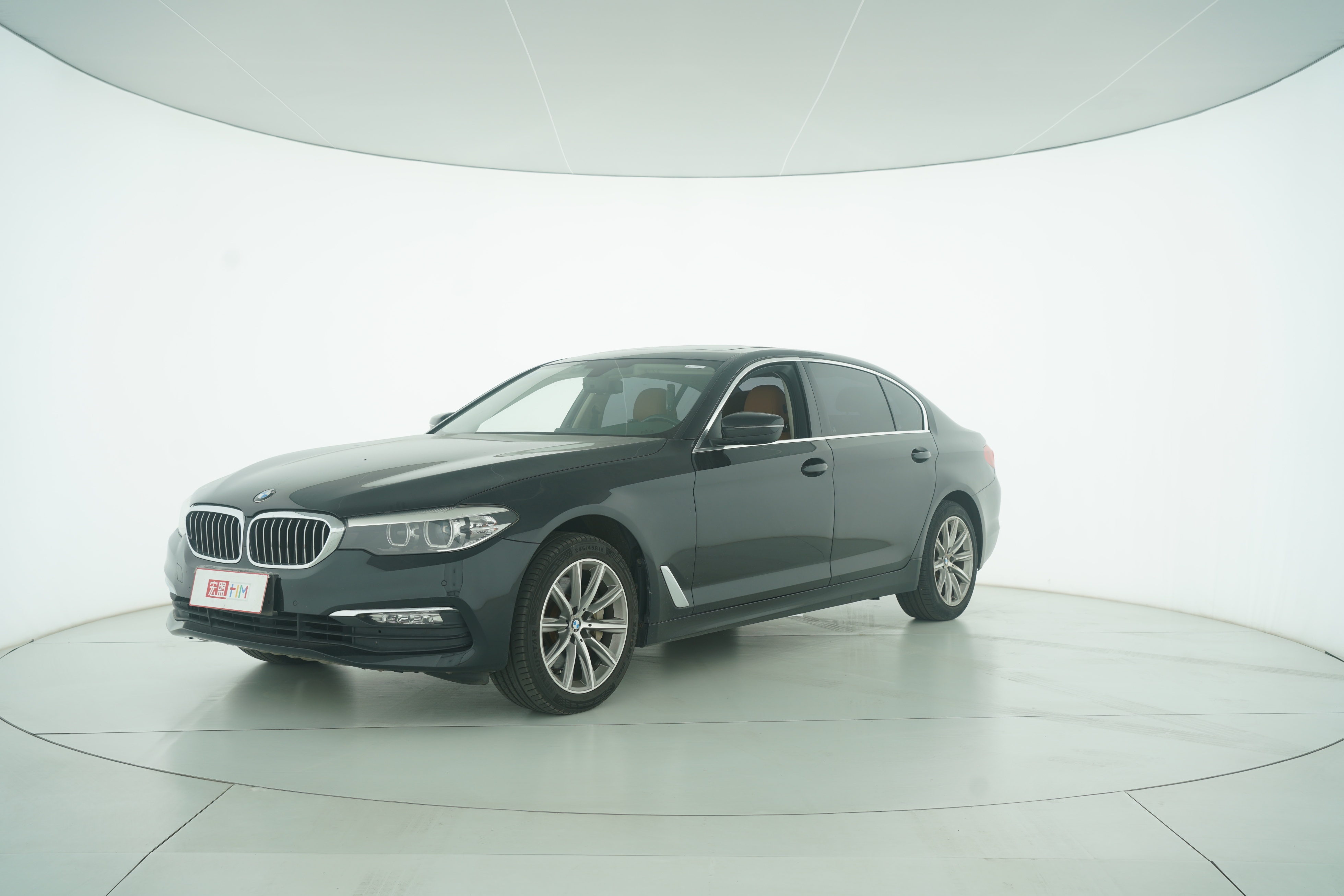 BMW 5 Series 2018 — фото 1