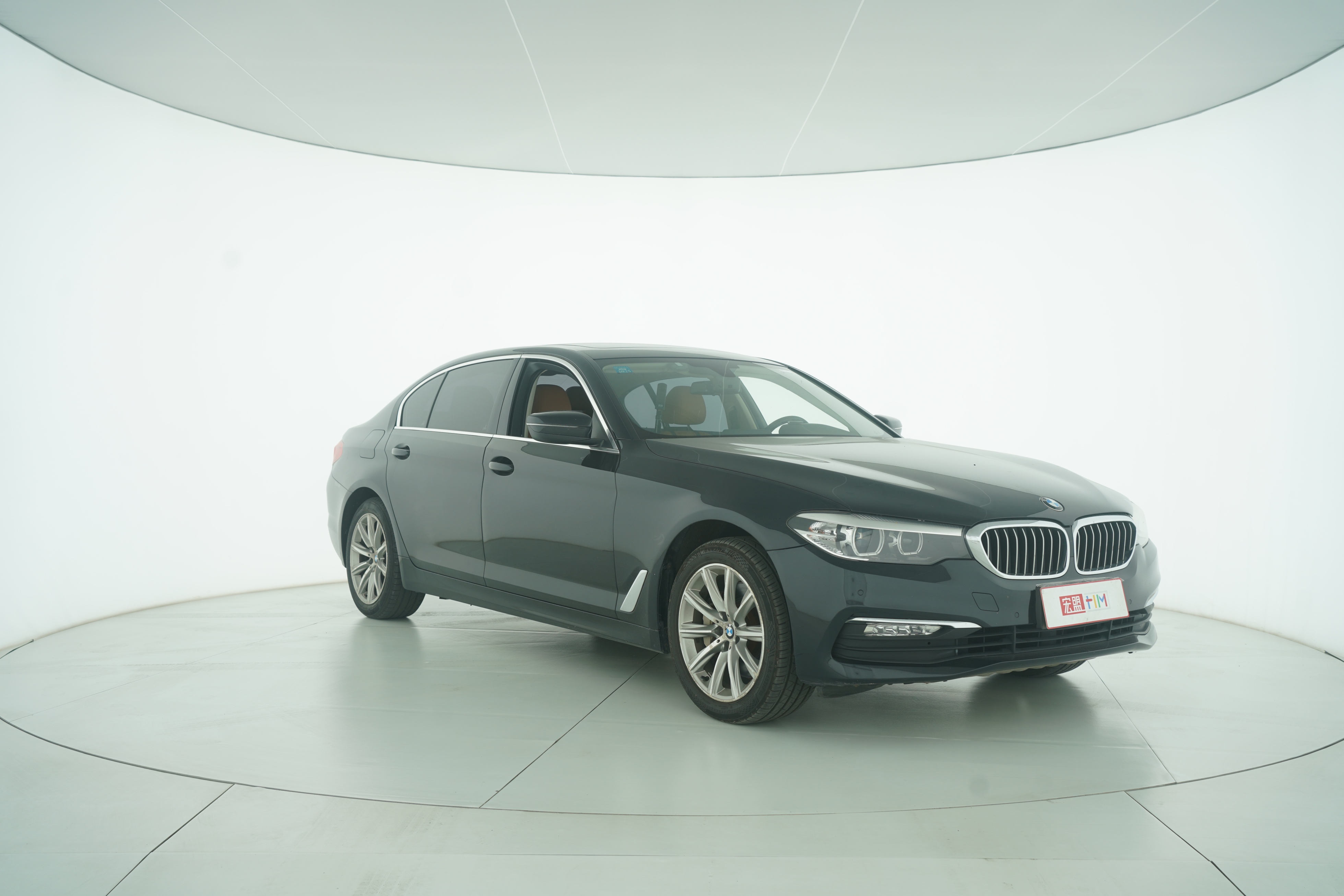 BMW 5 Series 2018 — фото 2