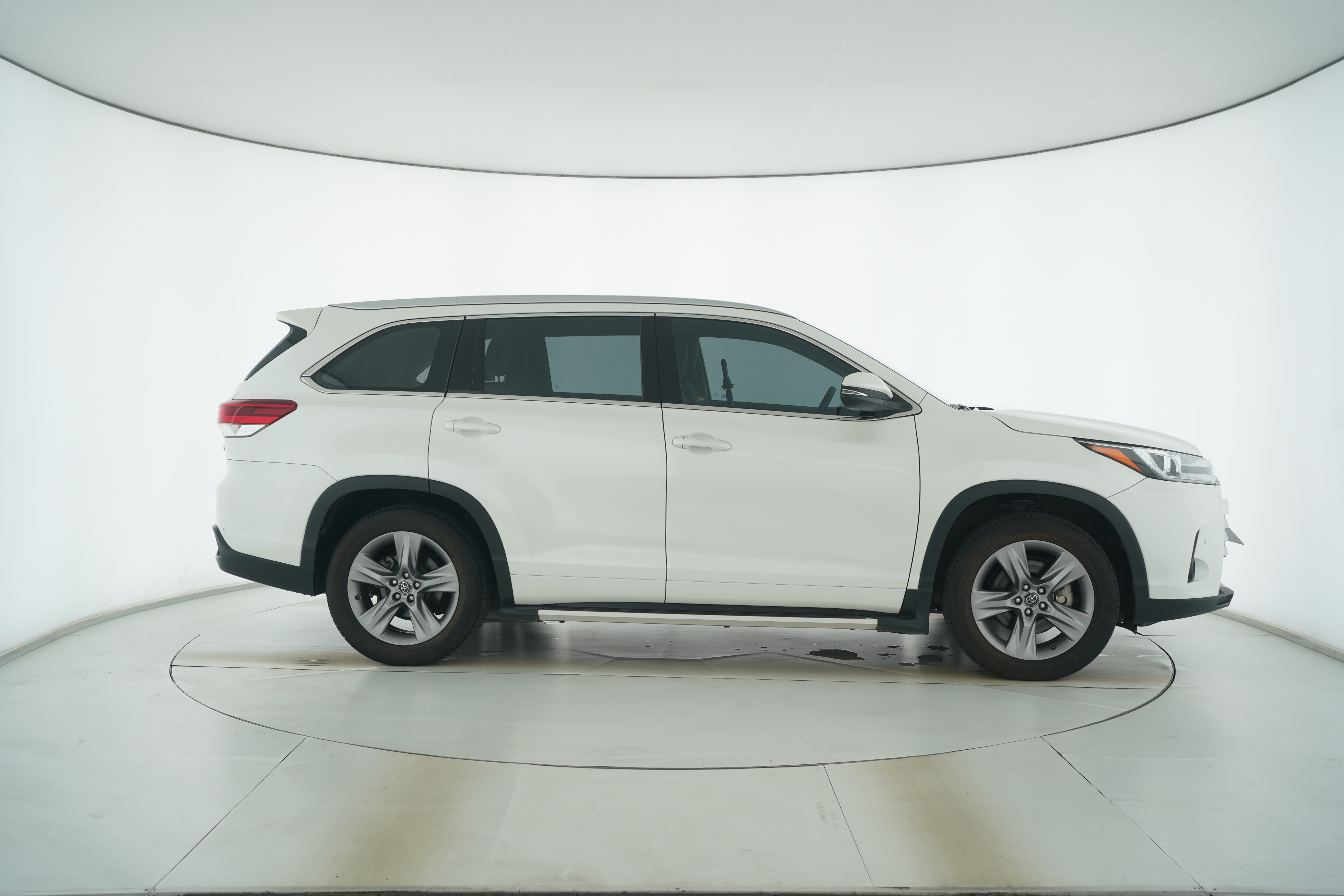 Toyota Highlander 2018 — фото 8
