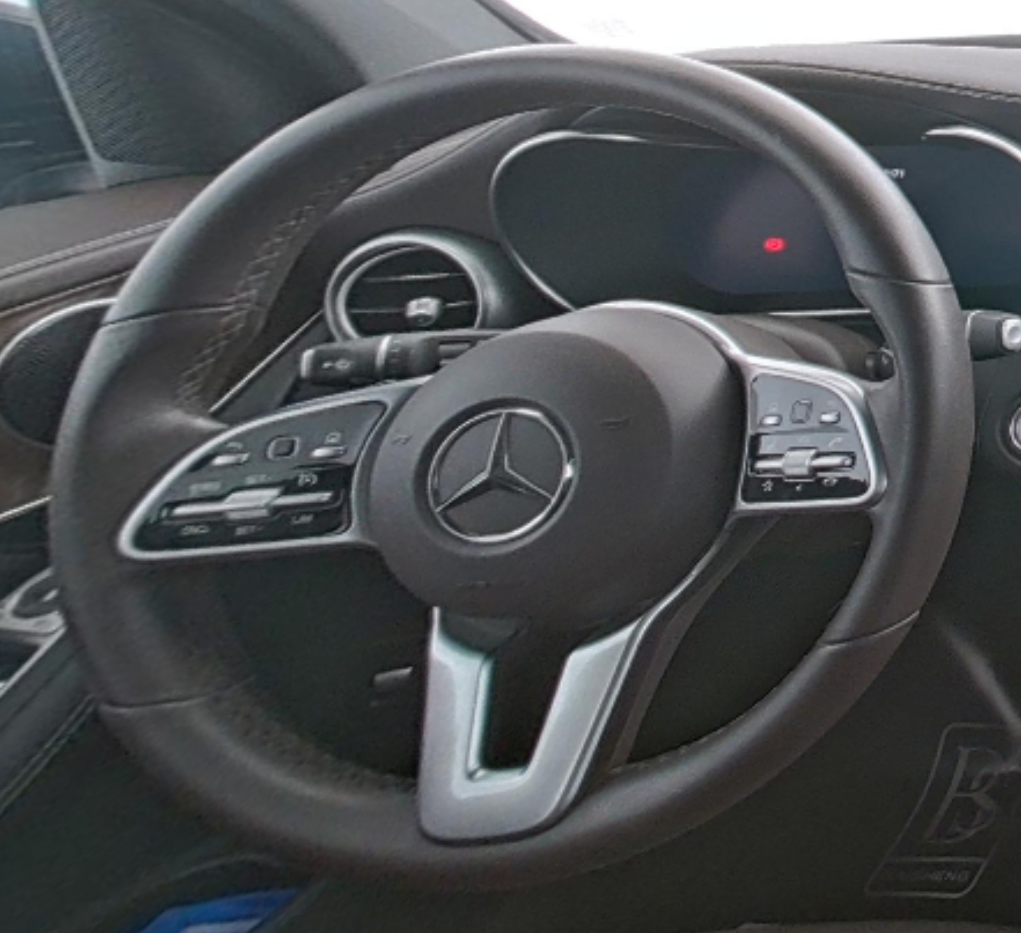 Mercedes Benz GLC 2020 — фото 10