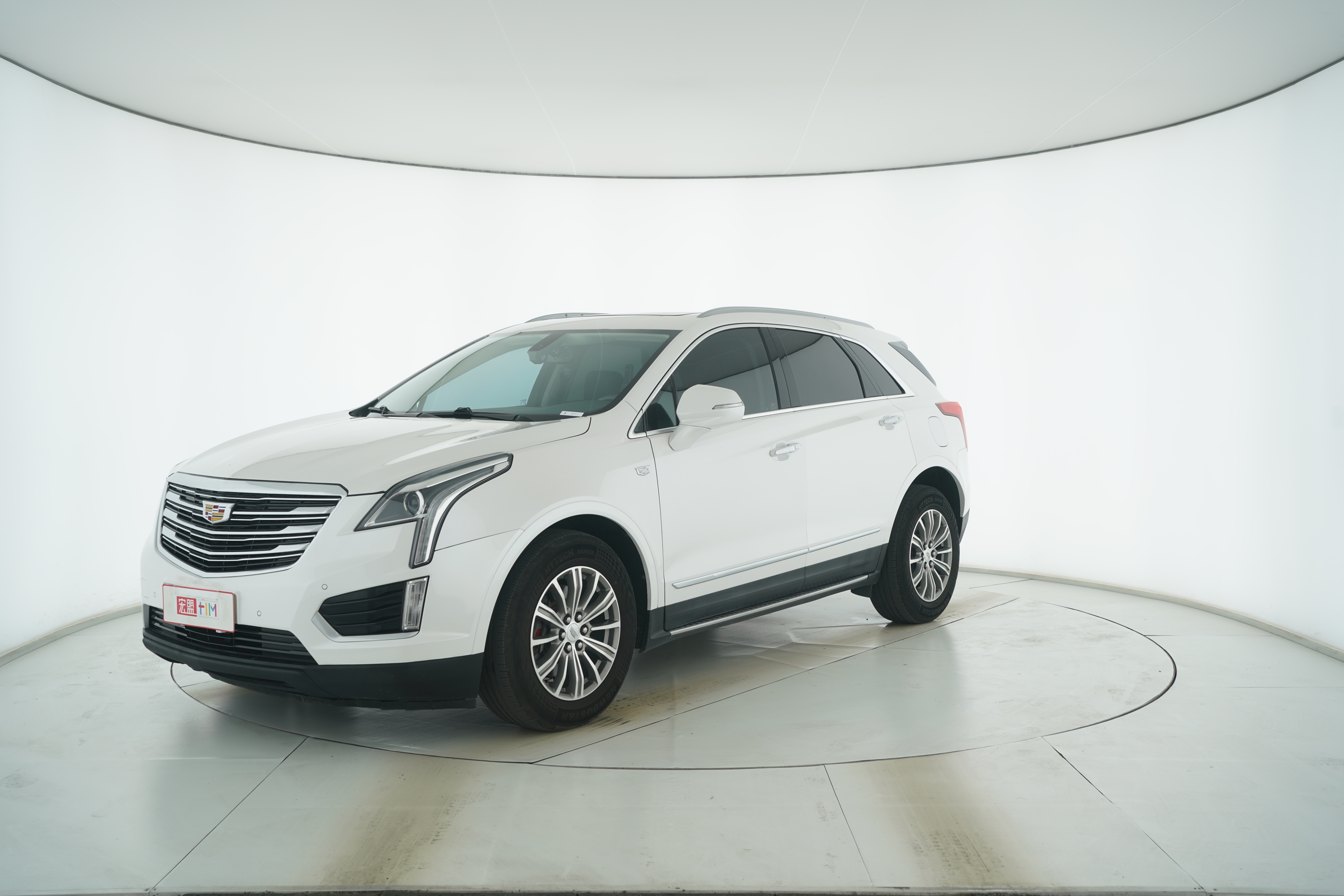 Cadillac XT5 2016 — фото 1