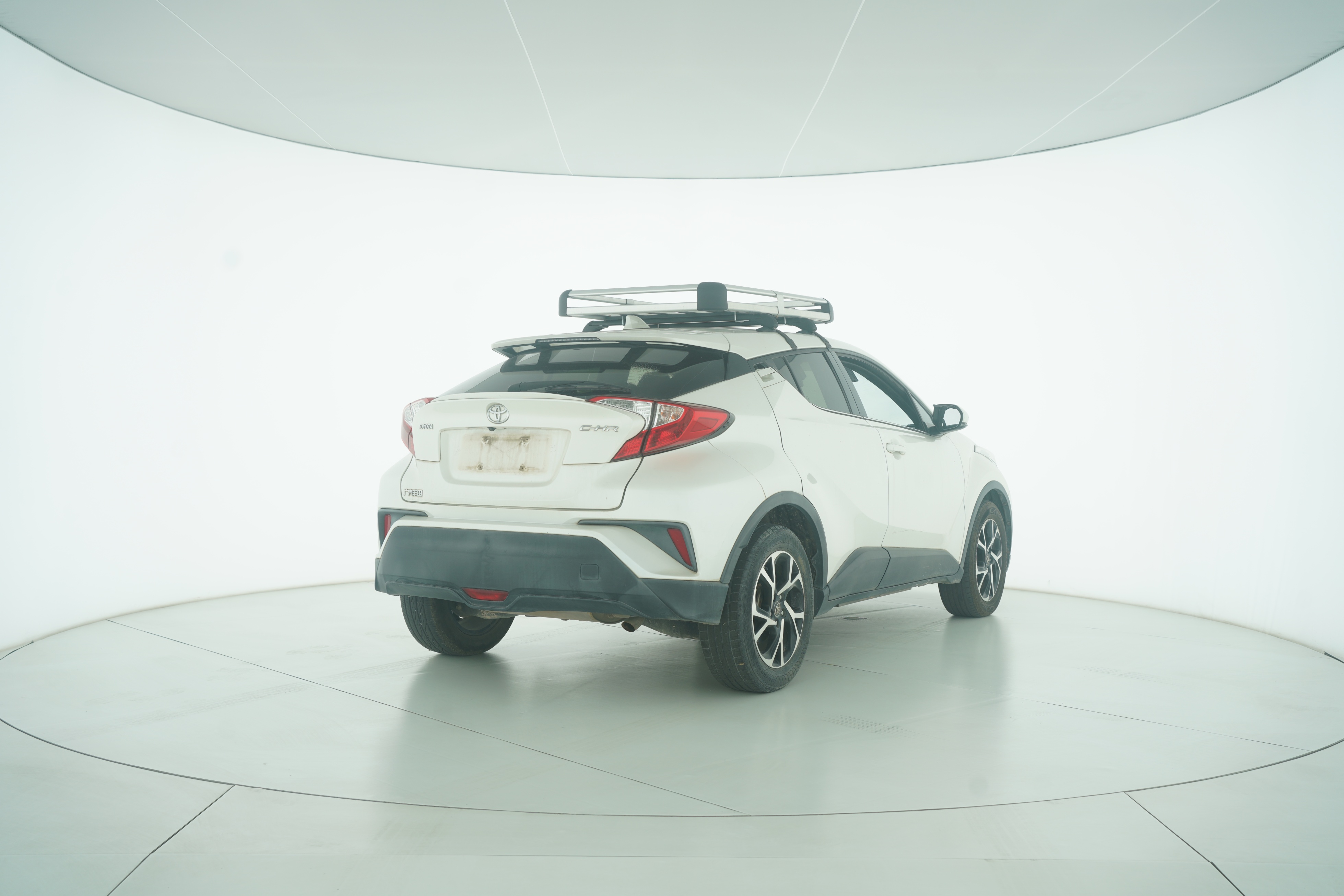 Toyota C-HR 2018 — фото 4