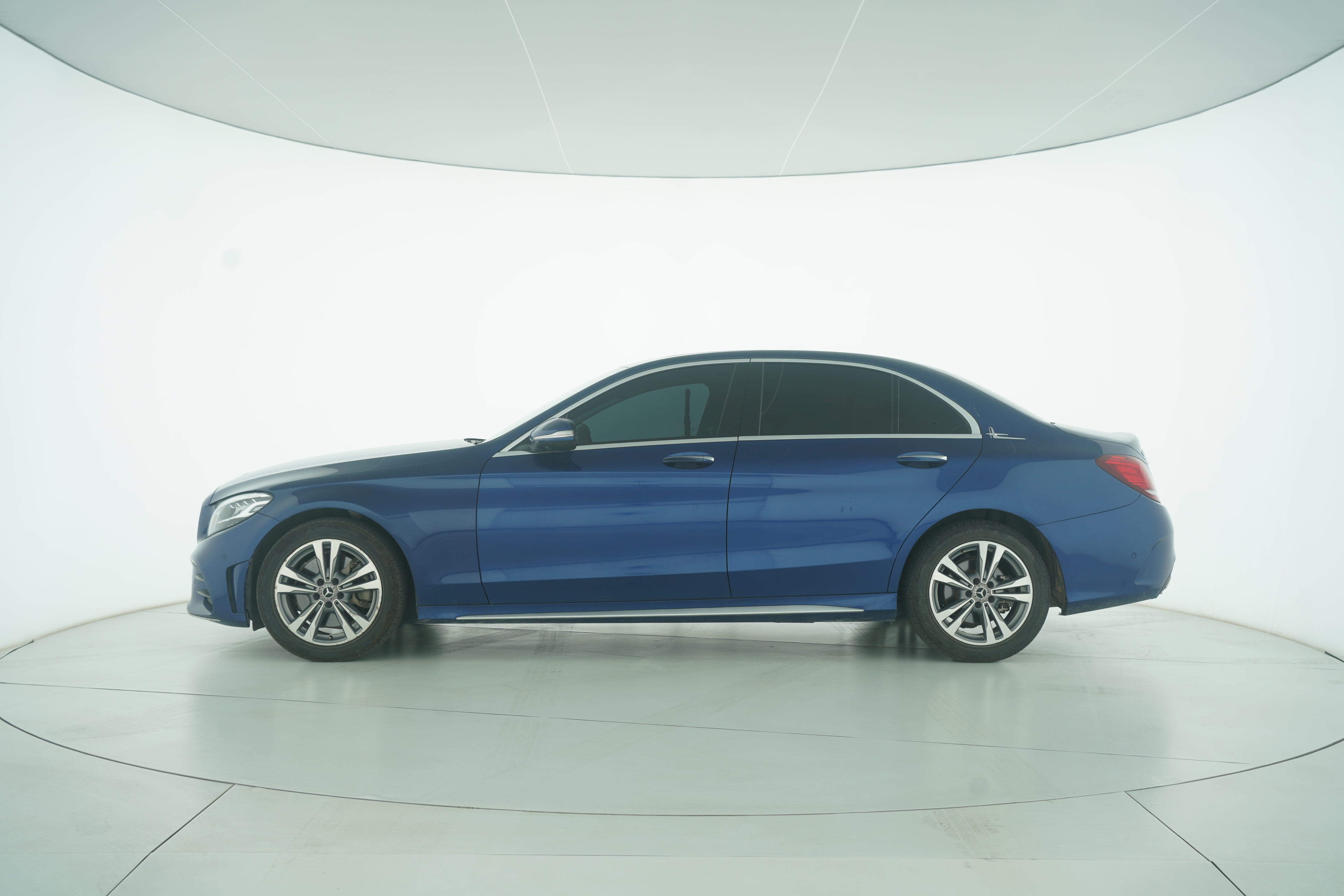Mercedes Benz C-Class 2019 — фото 7