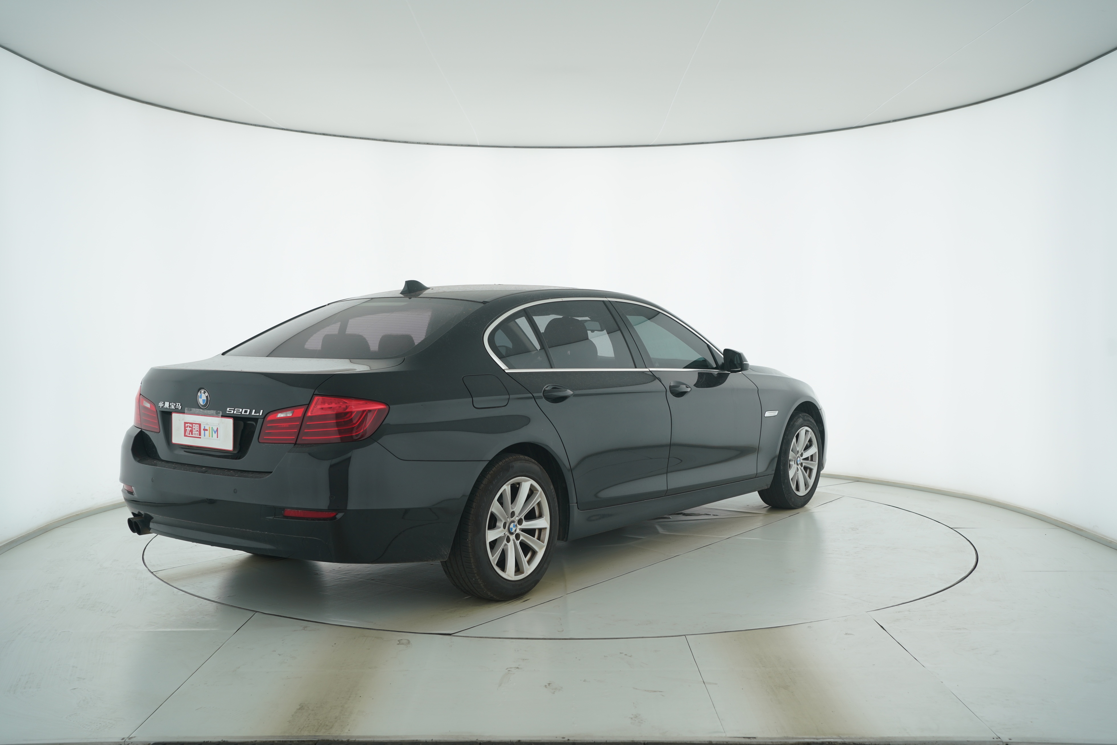 BMW 5 Series 2017 — фото 4