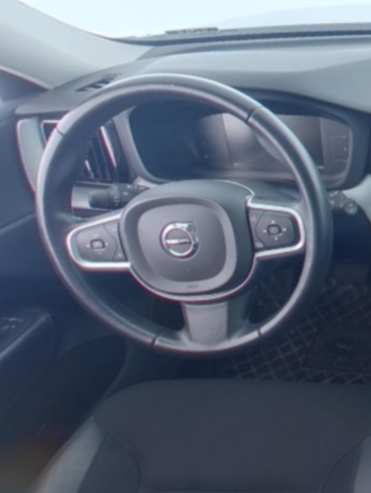 VOLVO XC60 2019 — фото 10