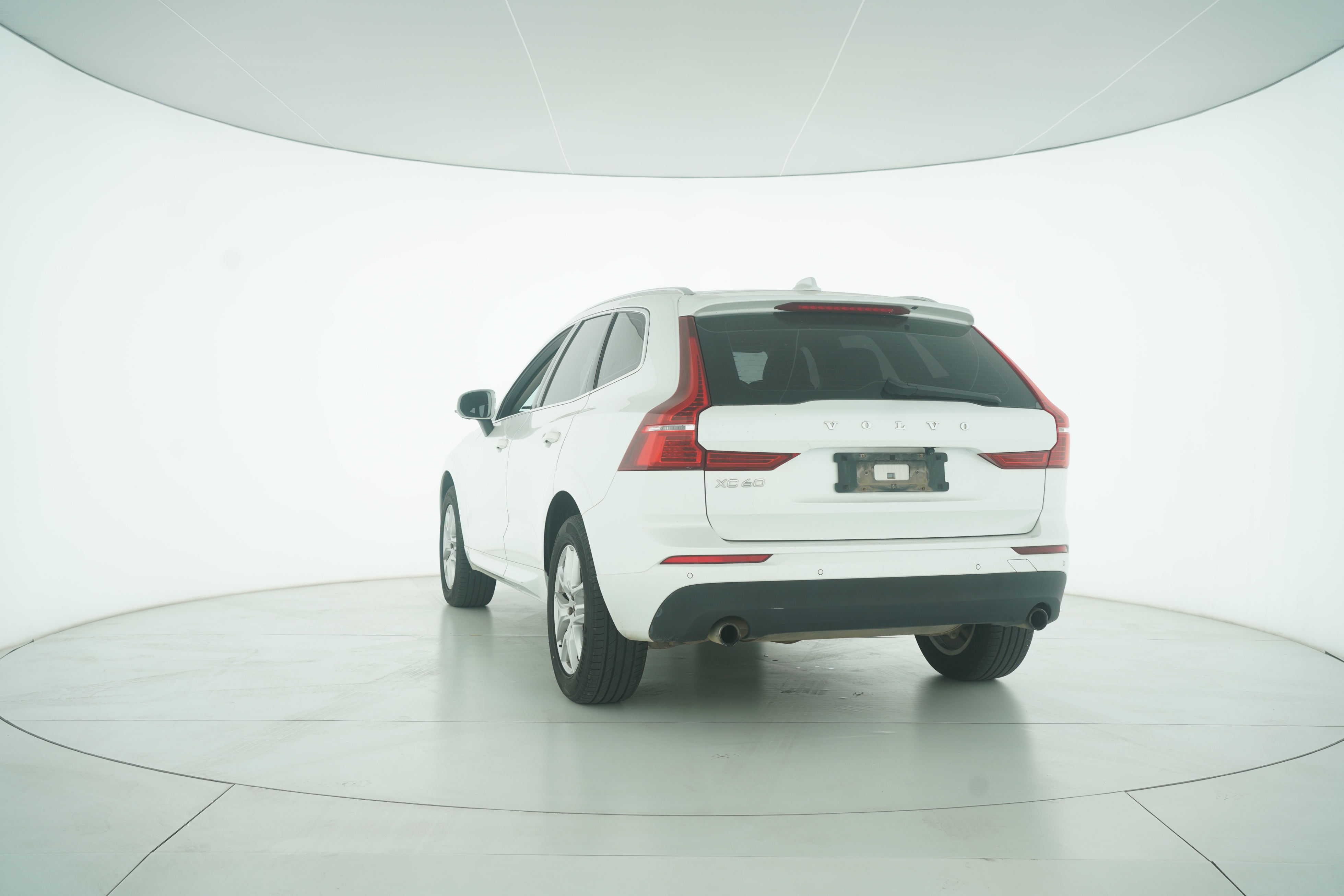 VOLVO XC60 2019 — фото 3