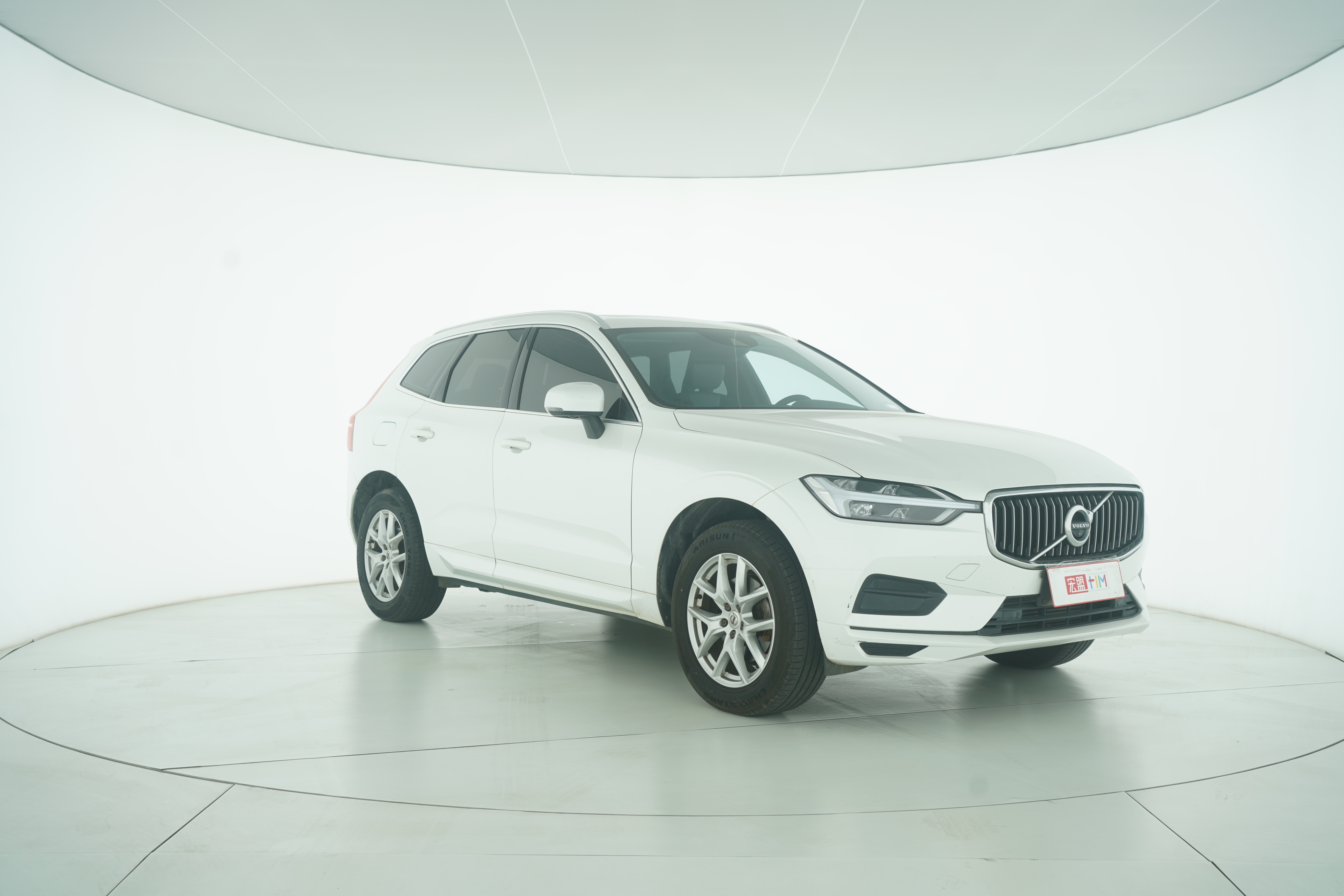 VOLVO XC60 2019 — фото 2