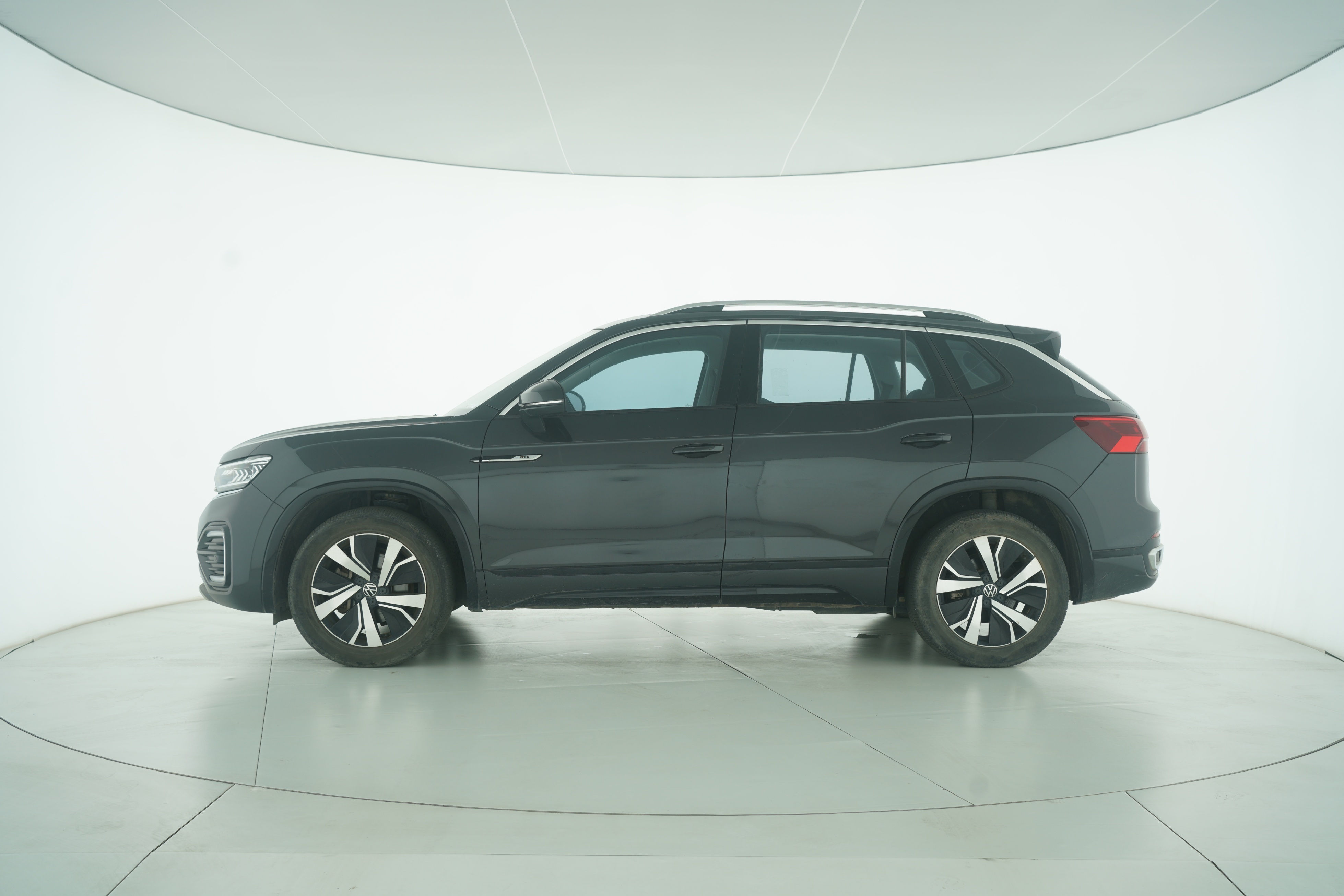 Volkswagen Tiguan GTE Plug-in Hybrid 2020 — фото 7