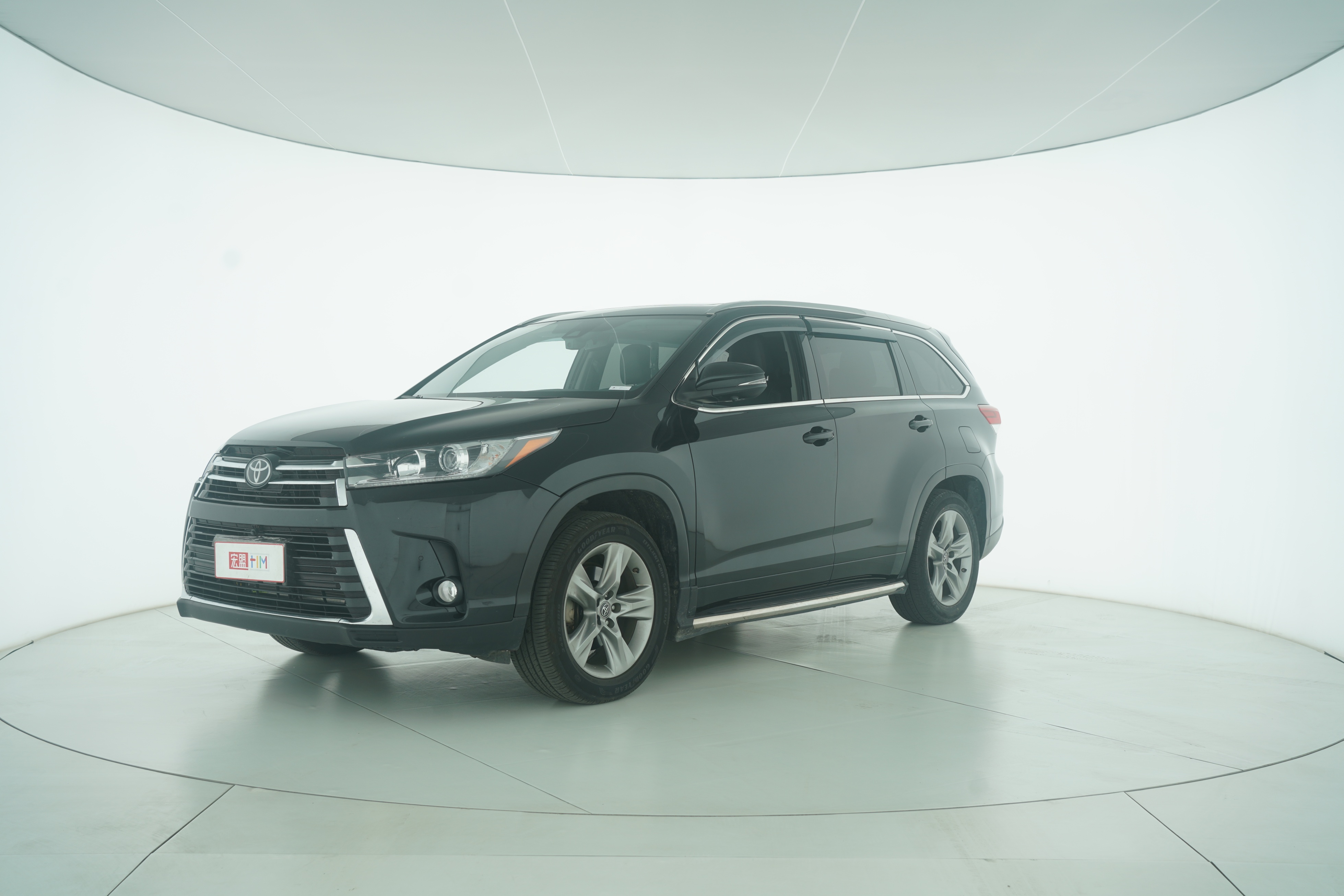 Toyota Highlander 2018 — фото 1