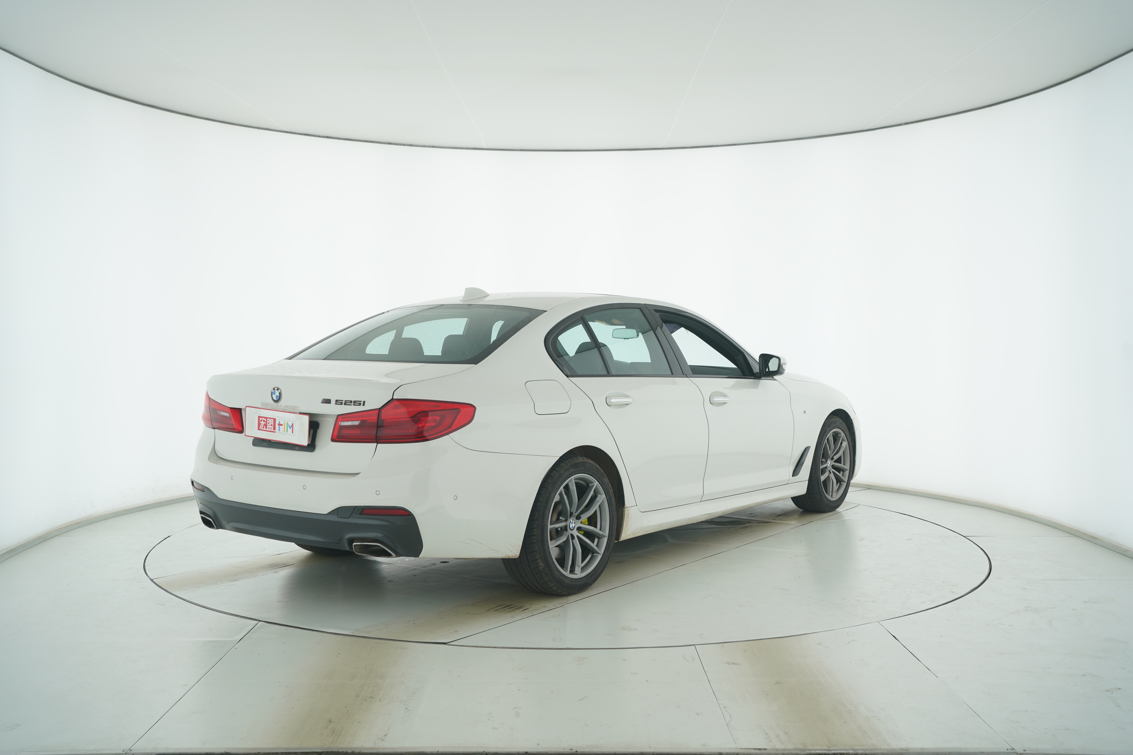 BMW 5 Series (Import) 2018 — фото 4