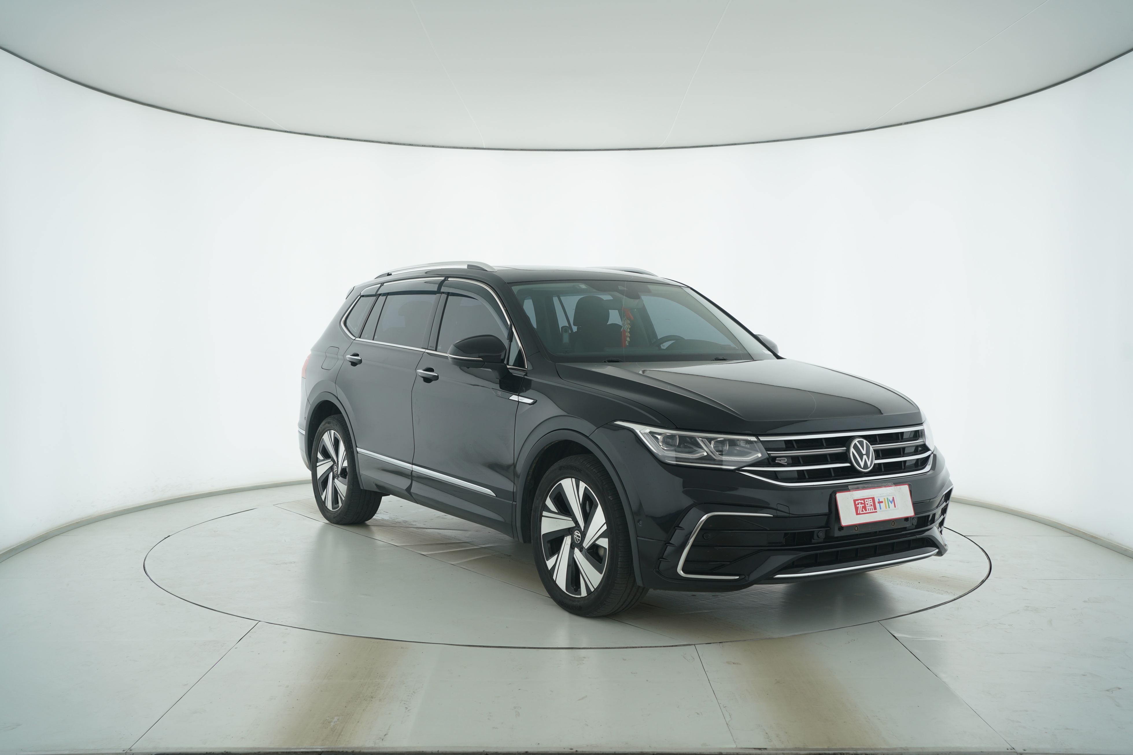 Volkswagen Tiguan L 2023 — фото 2