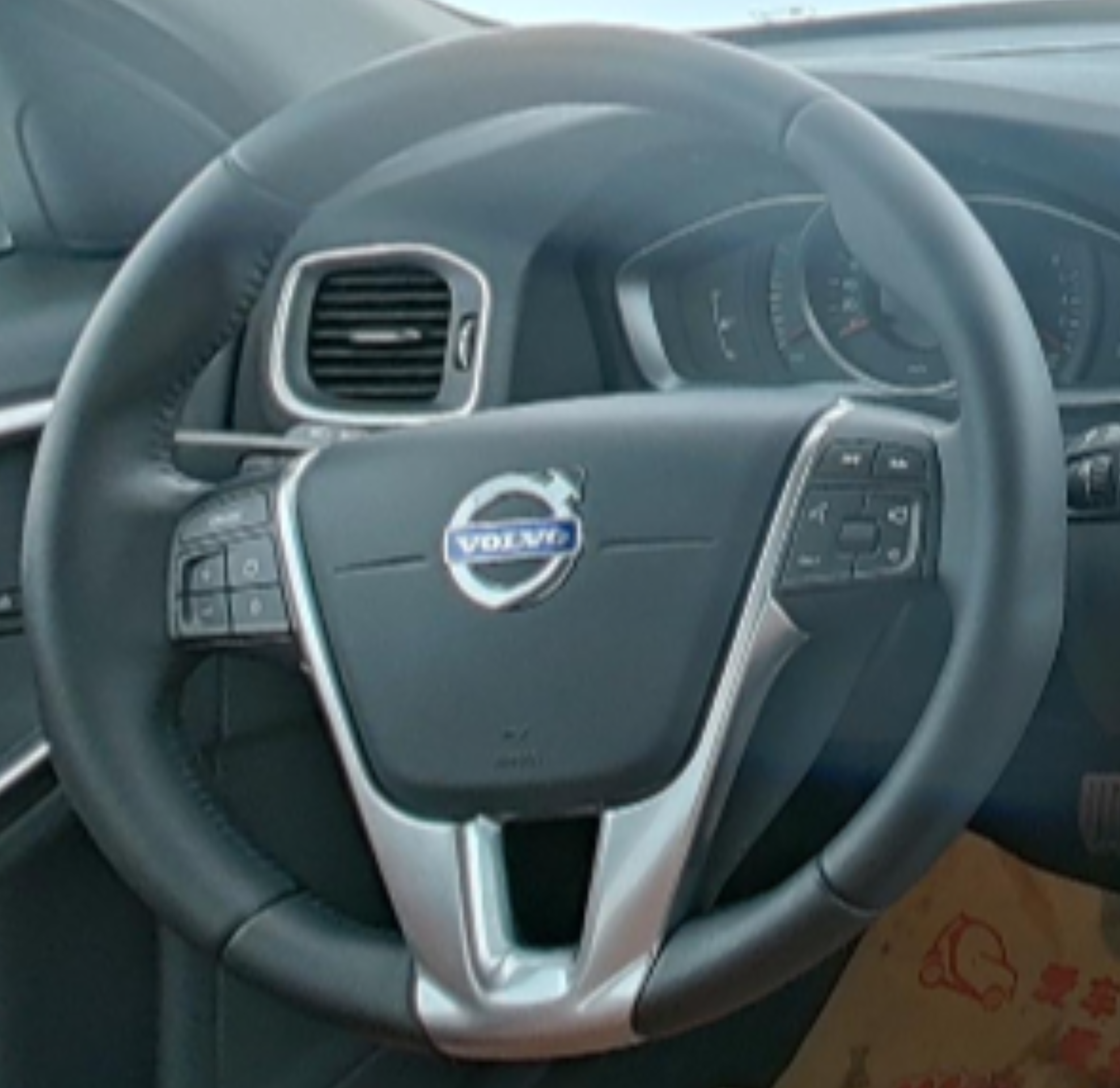 VOLVO S60 2015 — фото 10