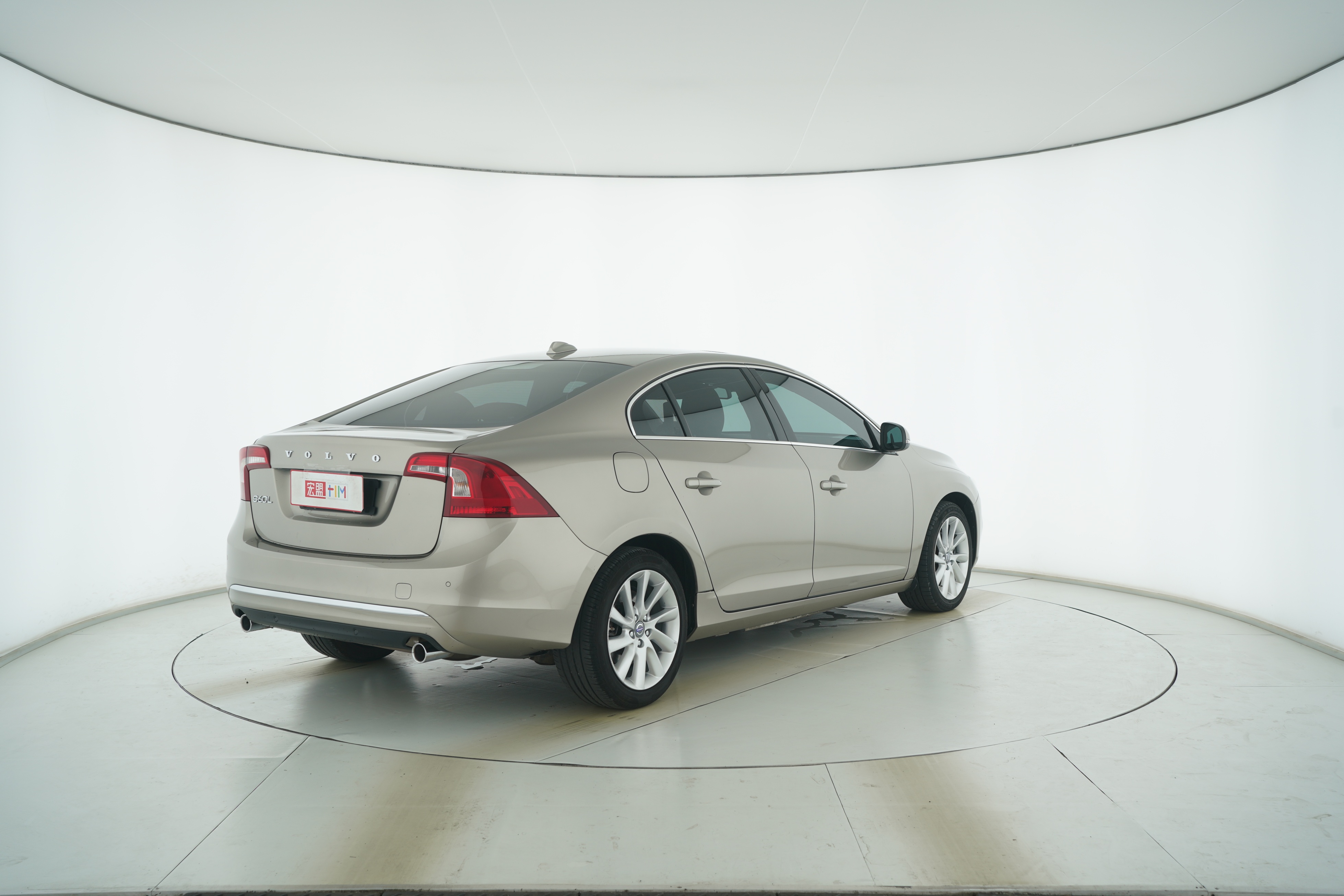 VOLVO S60 2015 — фото 4