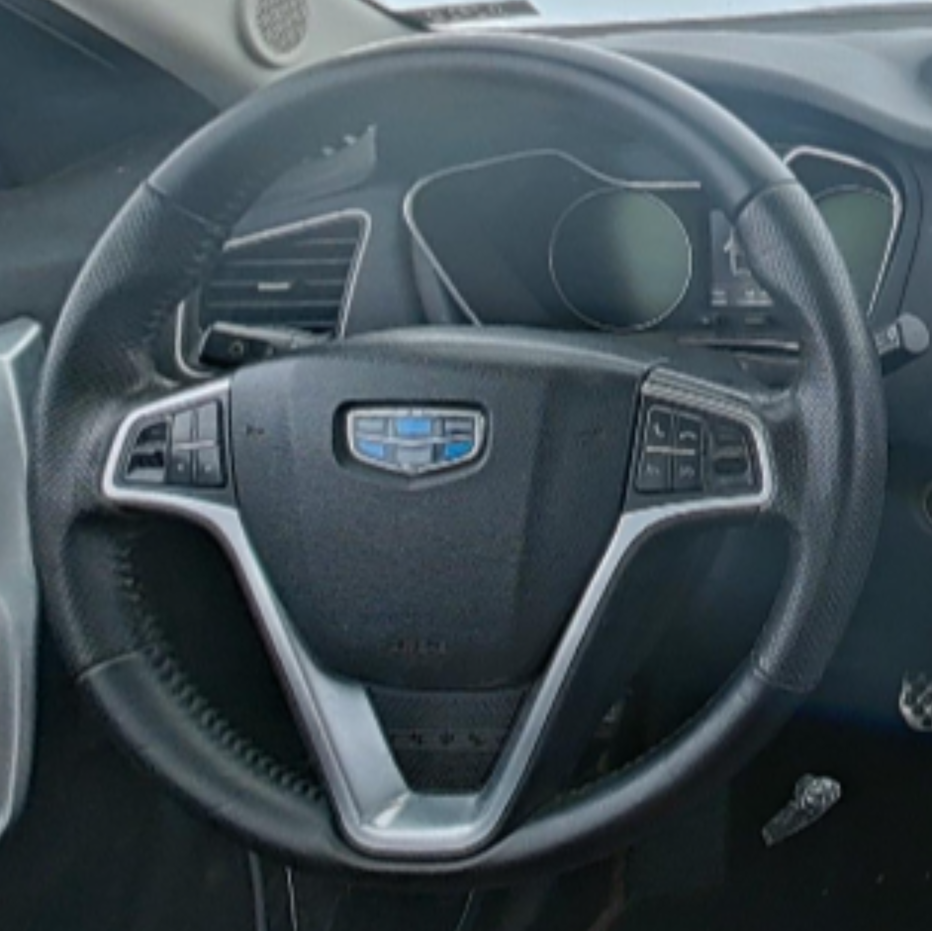 Geely Vision X6 2016 — фото 10
