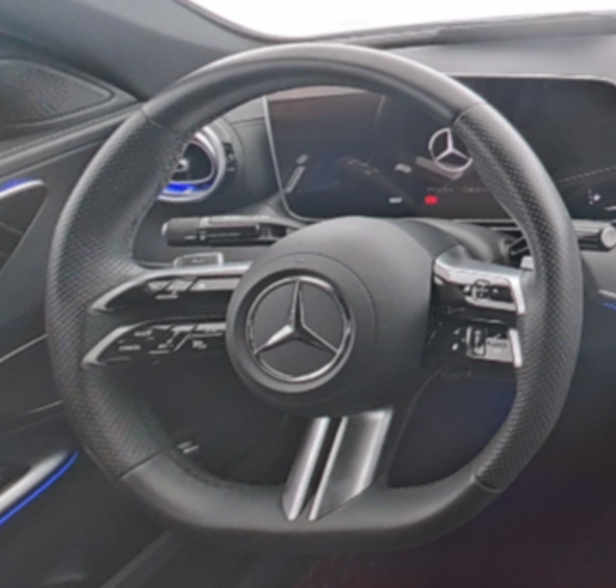 Mercedes Benz C-Class 2023 — фото 10