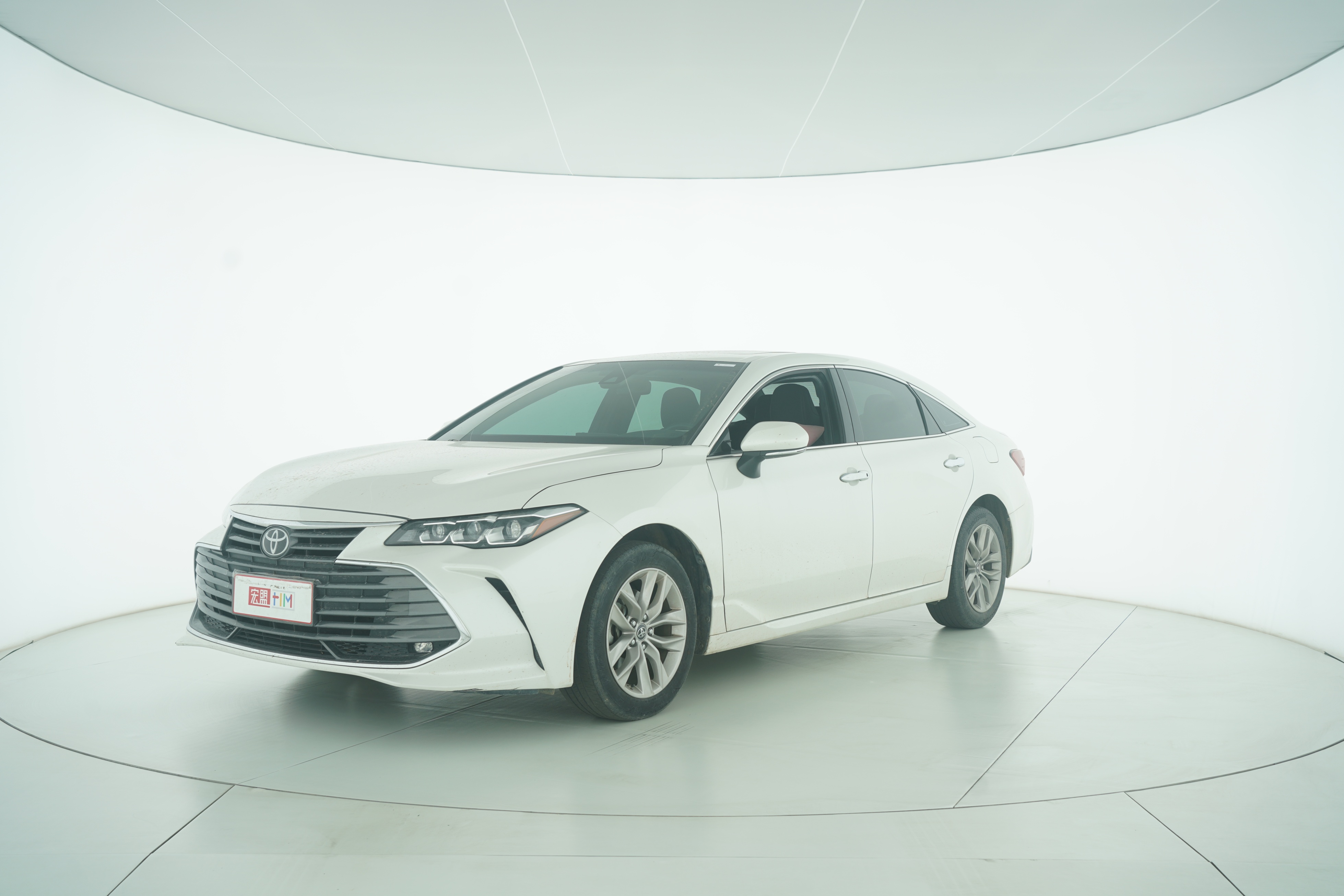 Toyota AVALON 2019 — фото 1