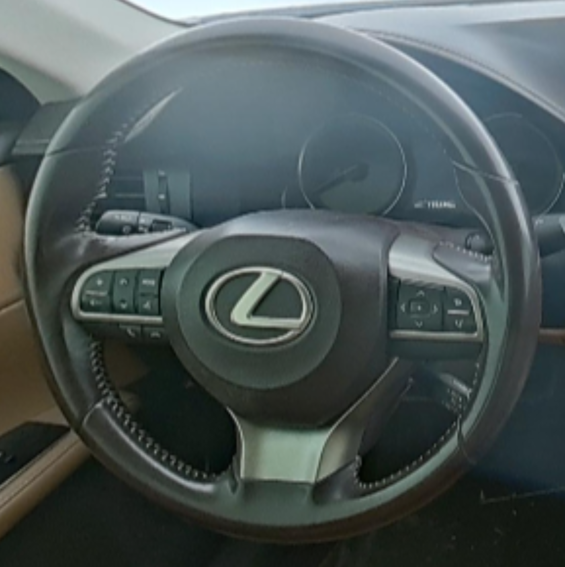 Lexus ES 2015 — фото 10