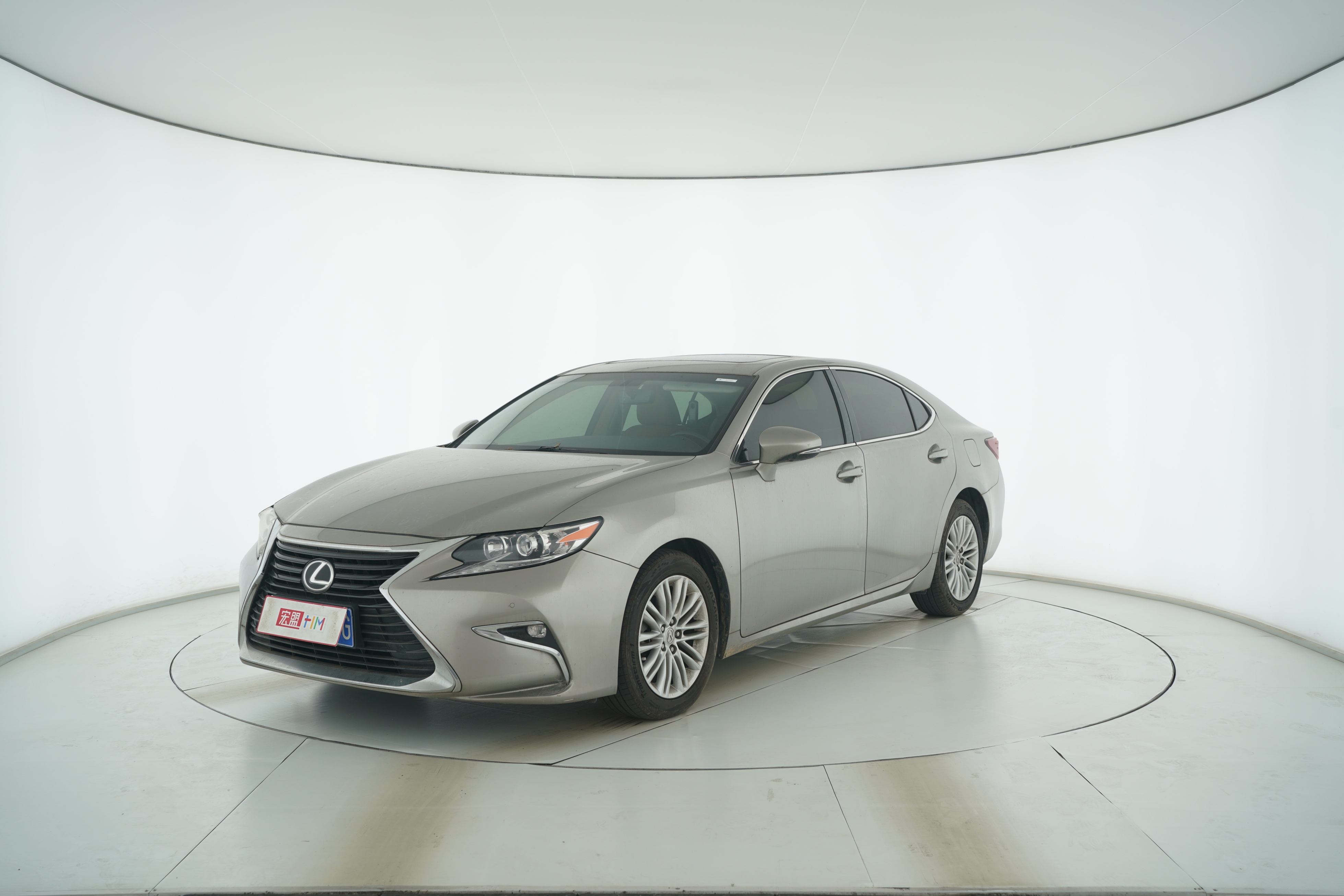 Lexus ES 2015 — фото 1