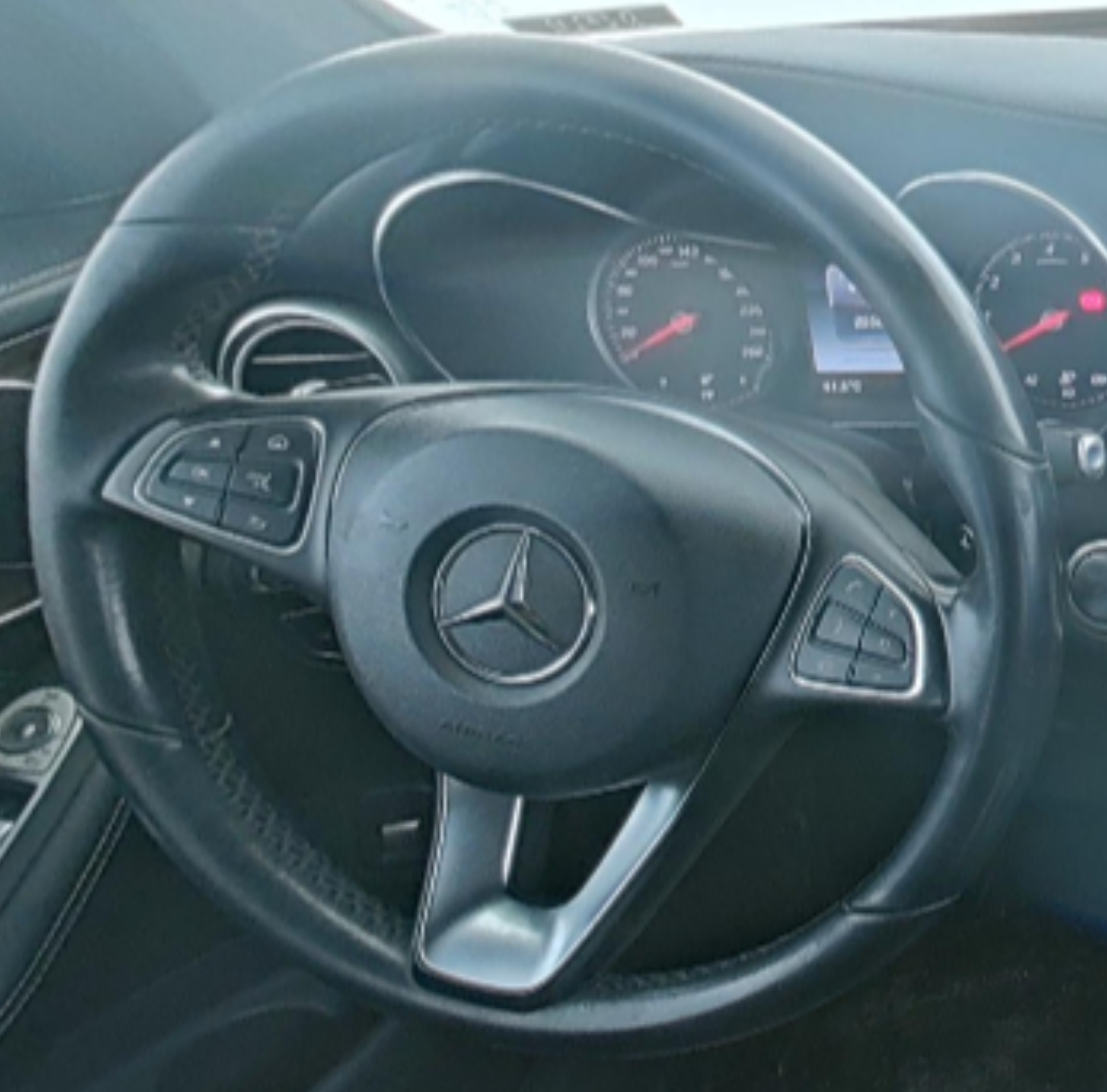 Mercedes Benz GLC 2017 — фото 10