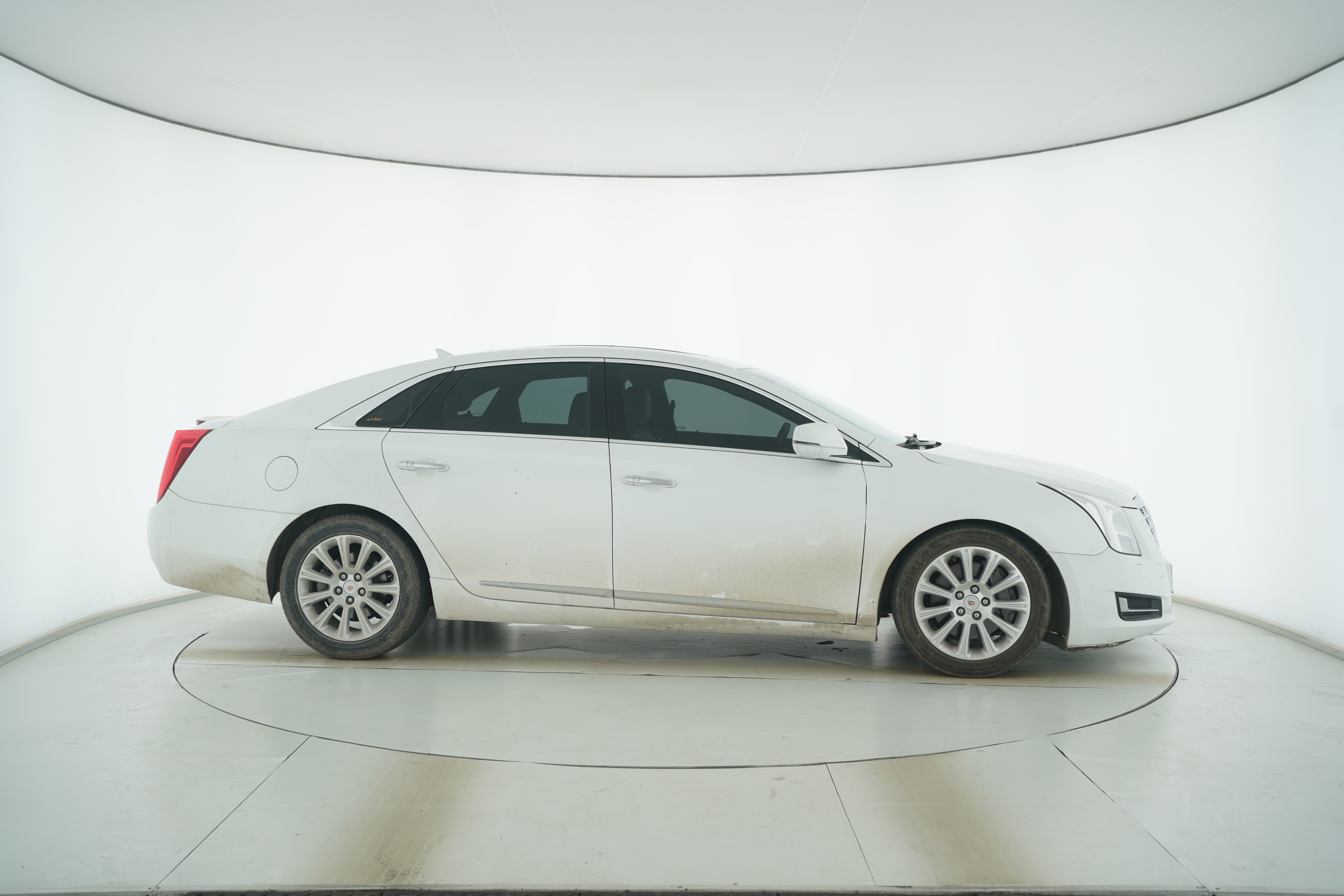 Cadillac XTS 2015 — фото 8