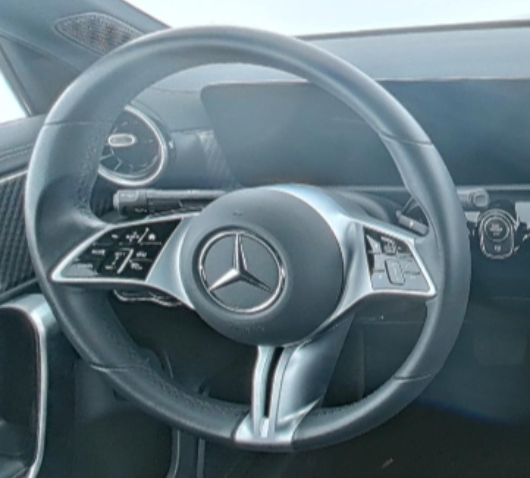 Mercedes Benz A-Class 2023 — фото 10