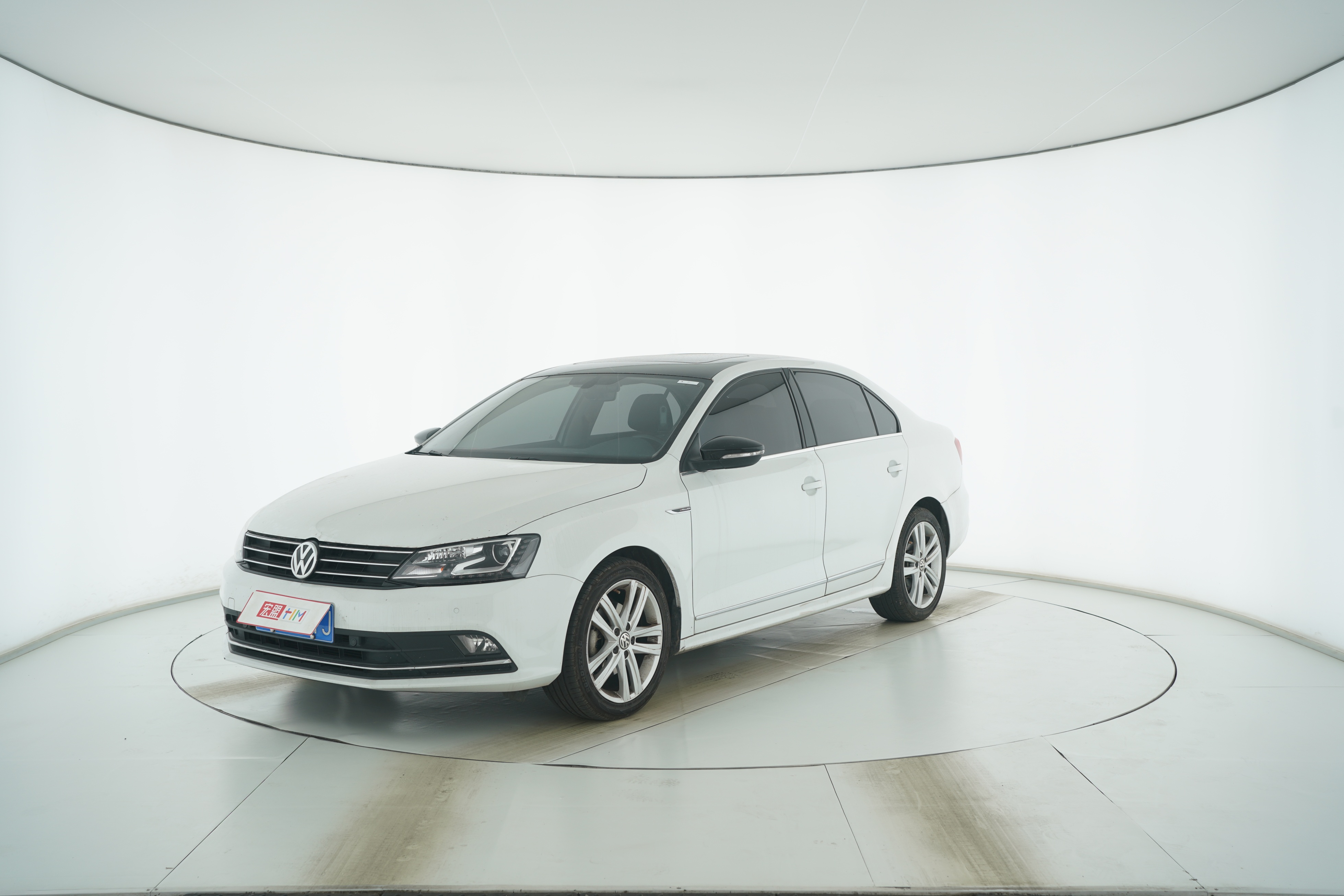 Volkswagen Jetta 2018 — фото 1