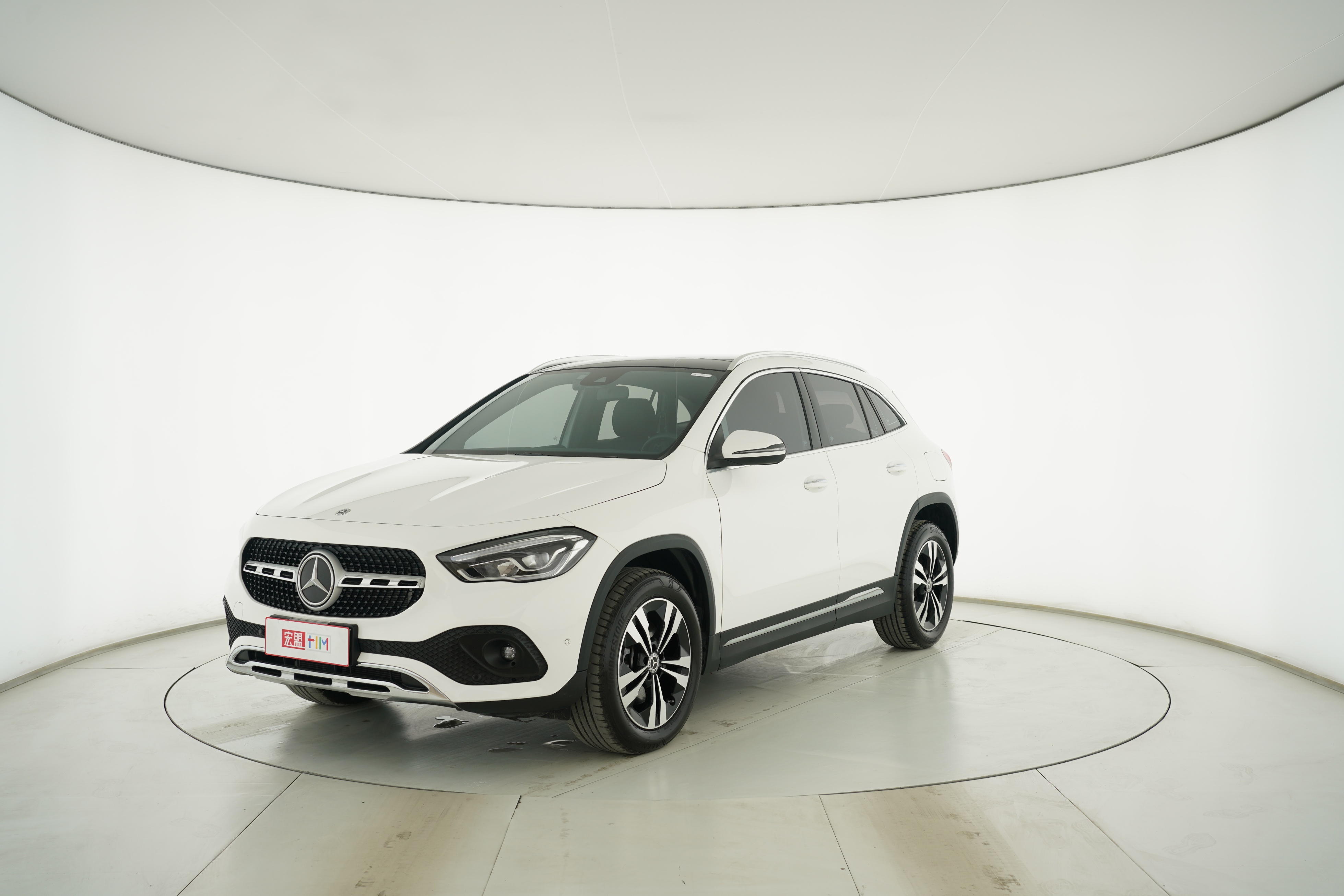 Mercedes Benz GLA 2023 — фото 1