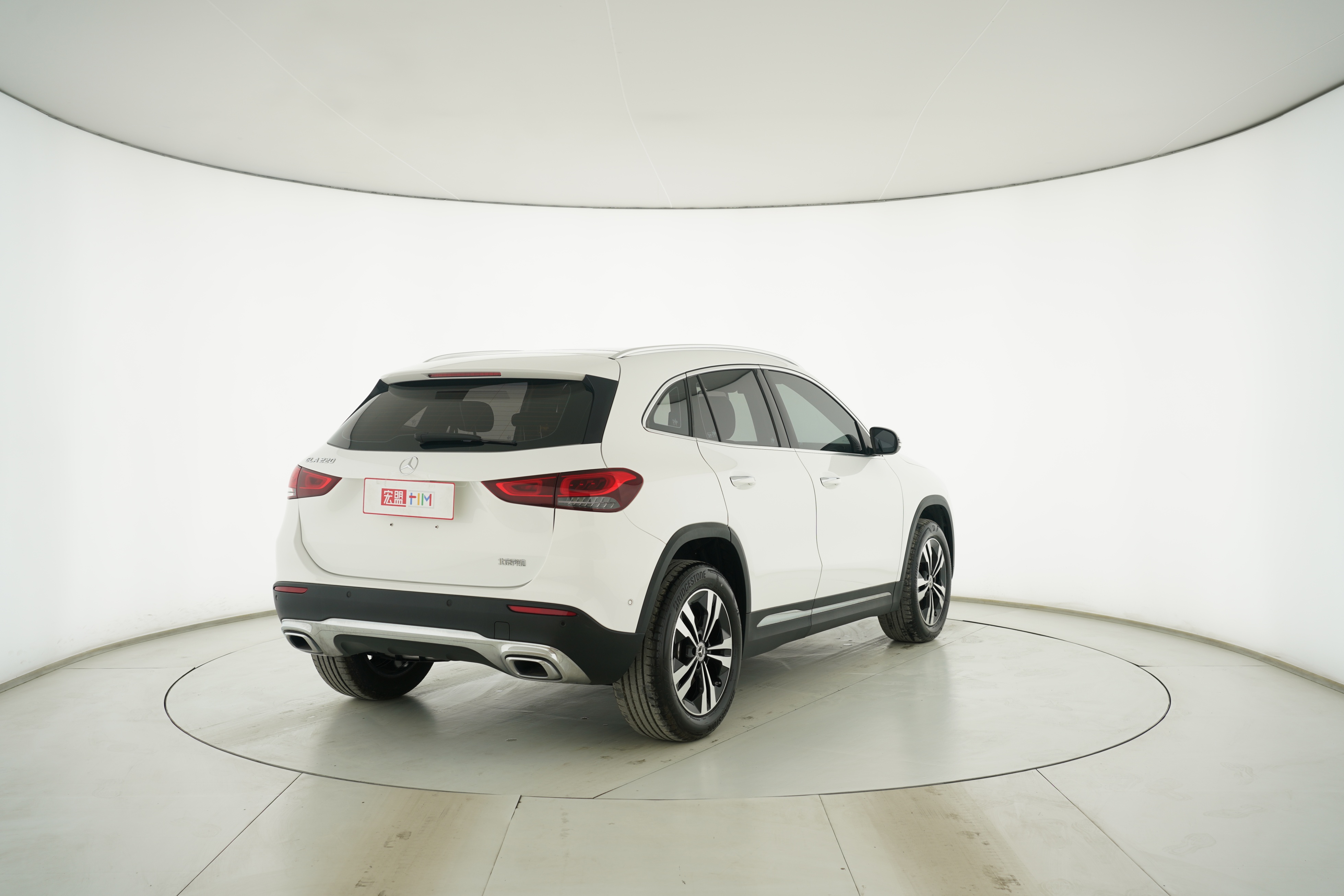 Mercedes Benz GLA 2023 — фото 4