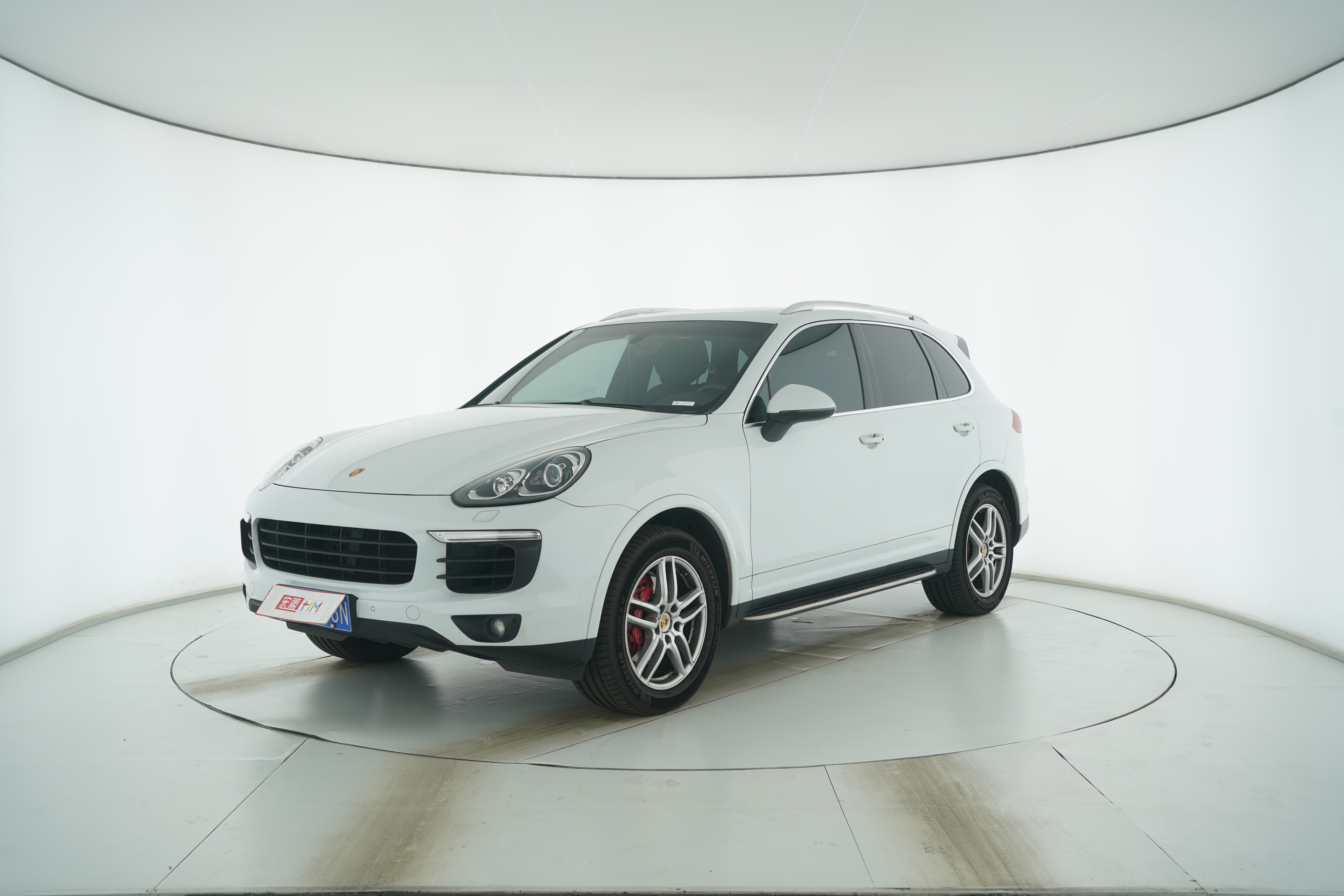 Porsche Cayenne 2016 — фото 1
