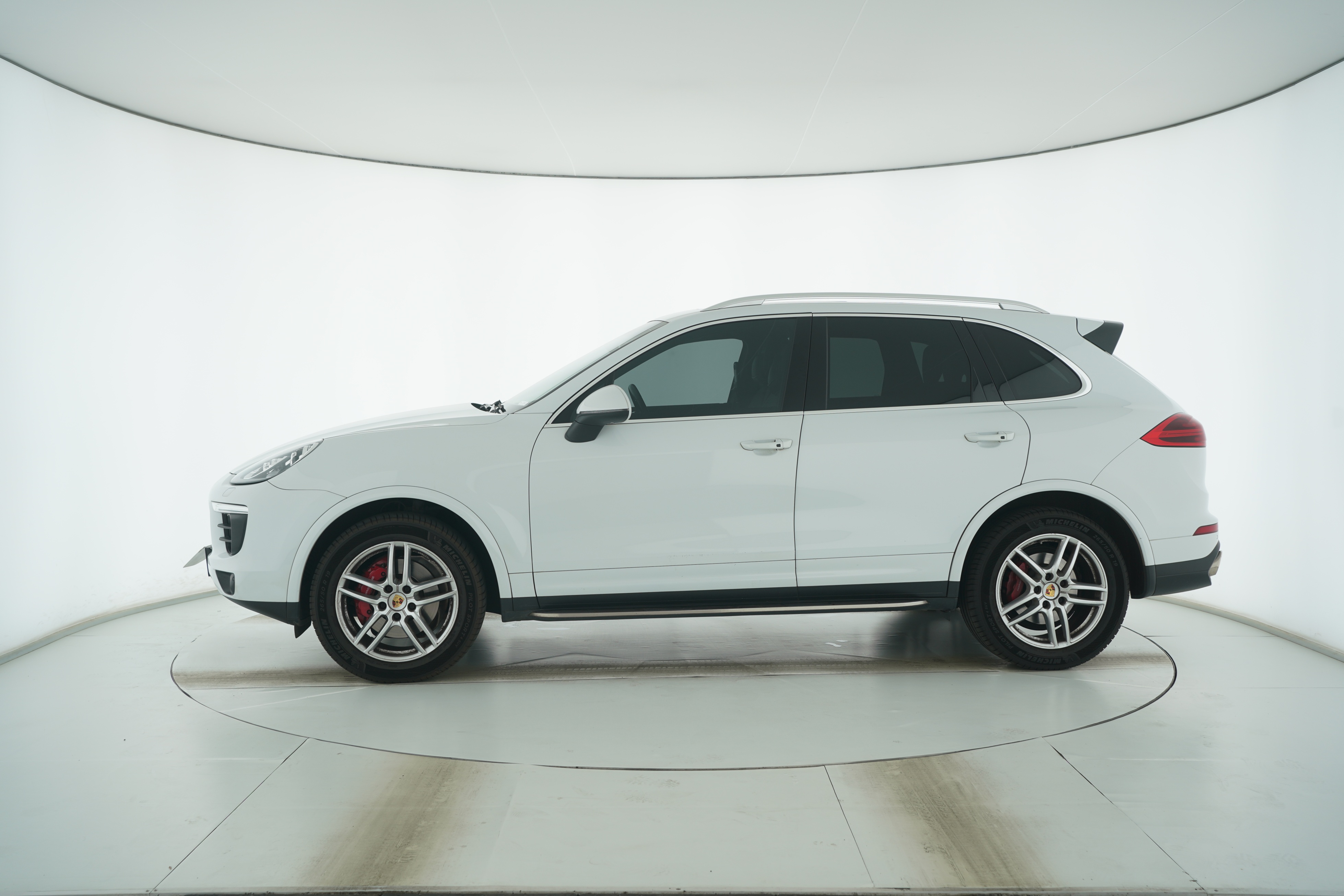 Porsche Cayenne 2016 — фото 7